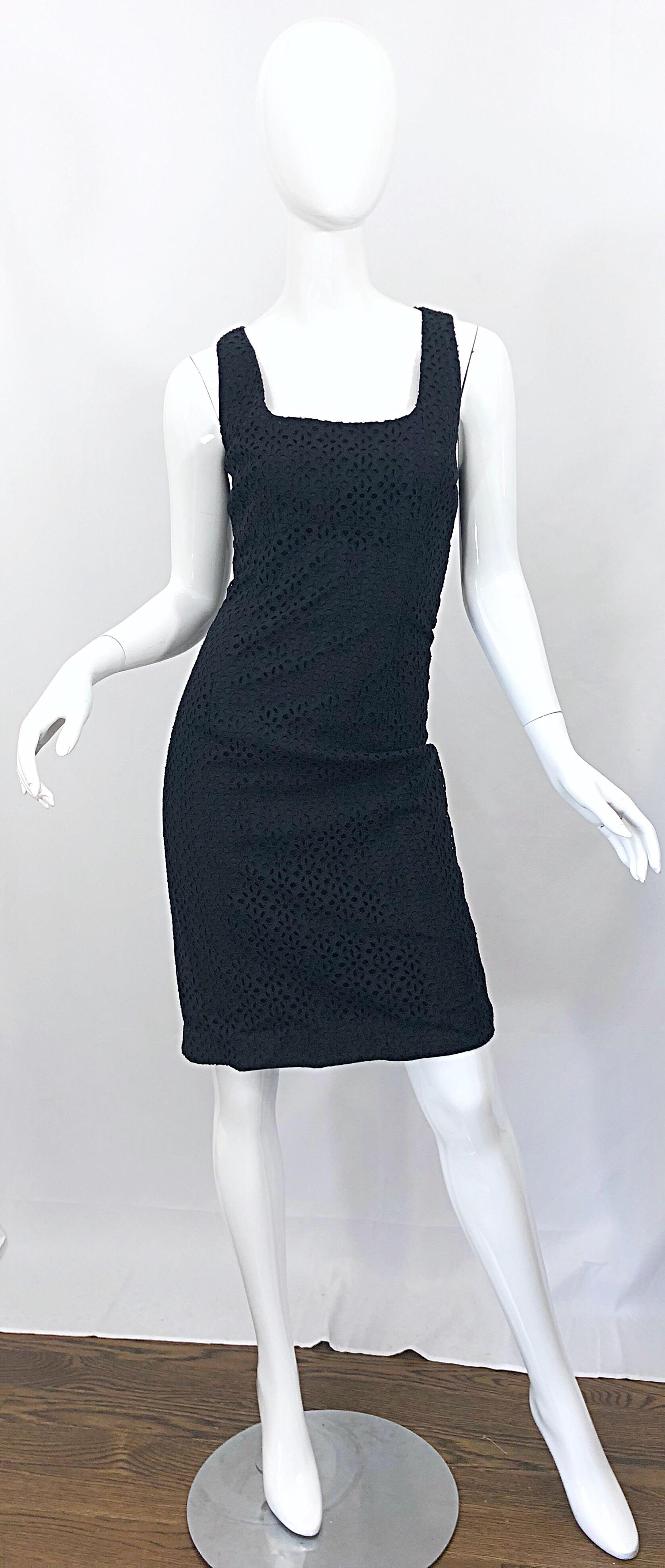 New Michael Kors Collection Size 10 Cotton Eyelet Little Black Sheath Dress For Sale 7