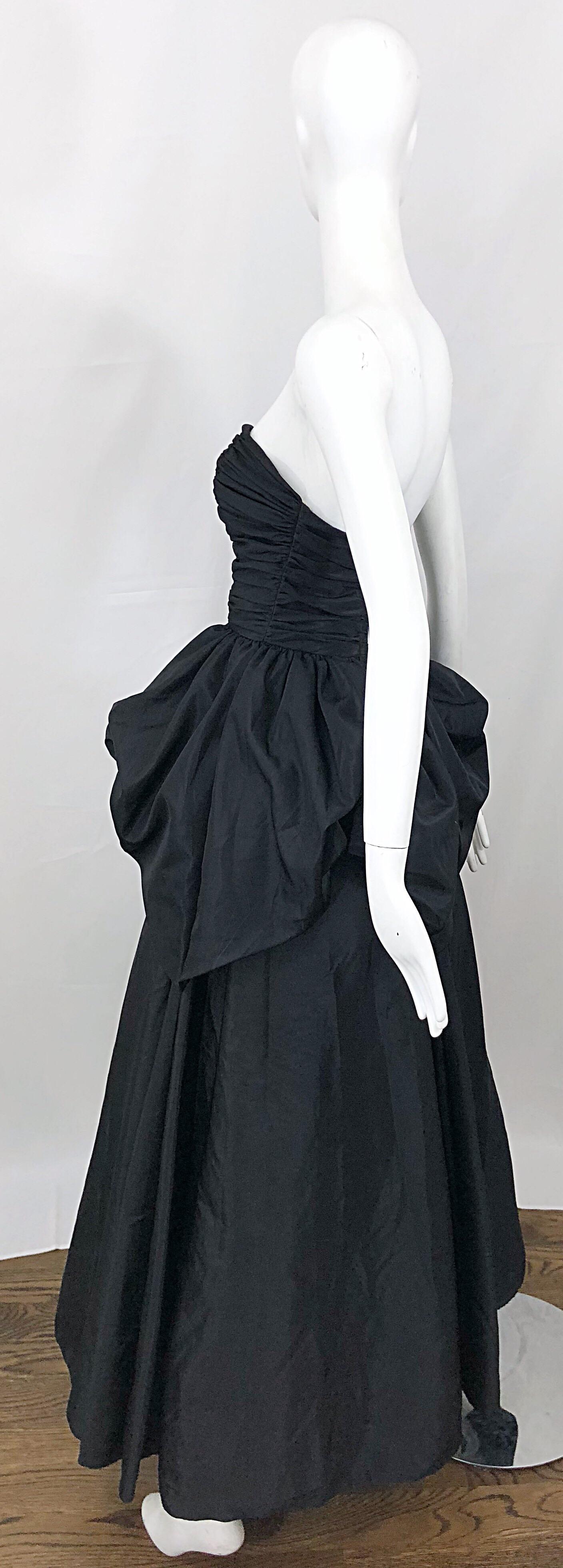 Vintage Mike Benet Sz 0/2 1980s Black Strapless Rhinestone Strapless Bustle Gown For Sale 2