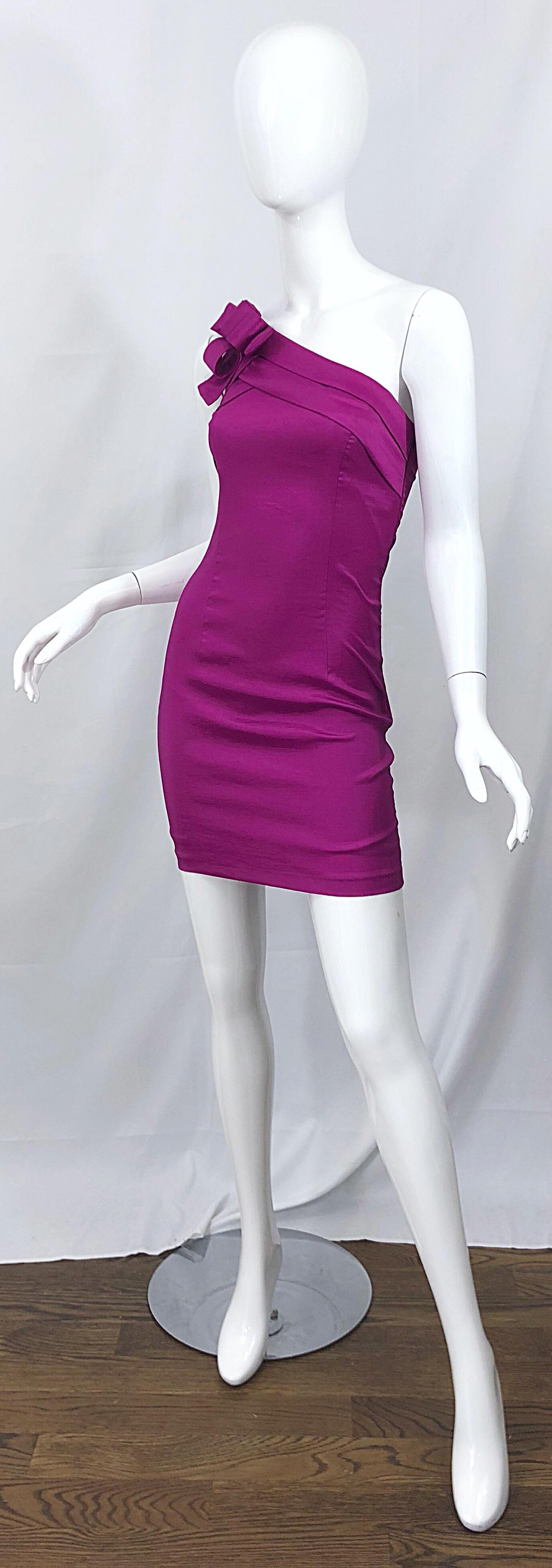 Women's 1990s One Shoulder Sexy Size 2 / 4 Fuchsia Hot Pink Origami Vintage Mini Dress