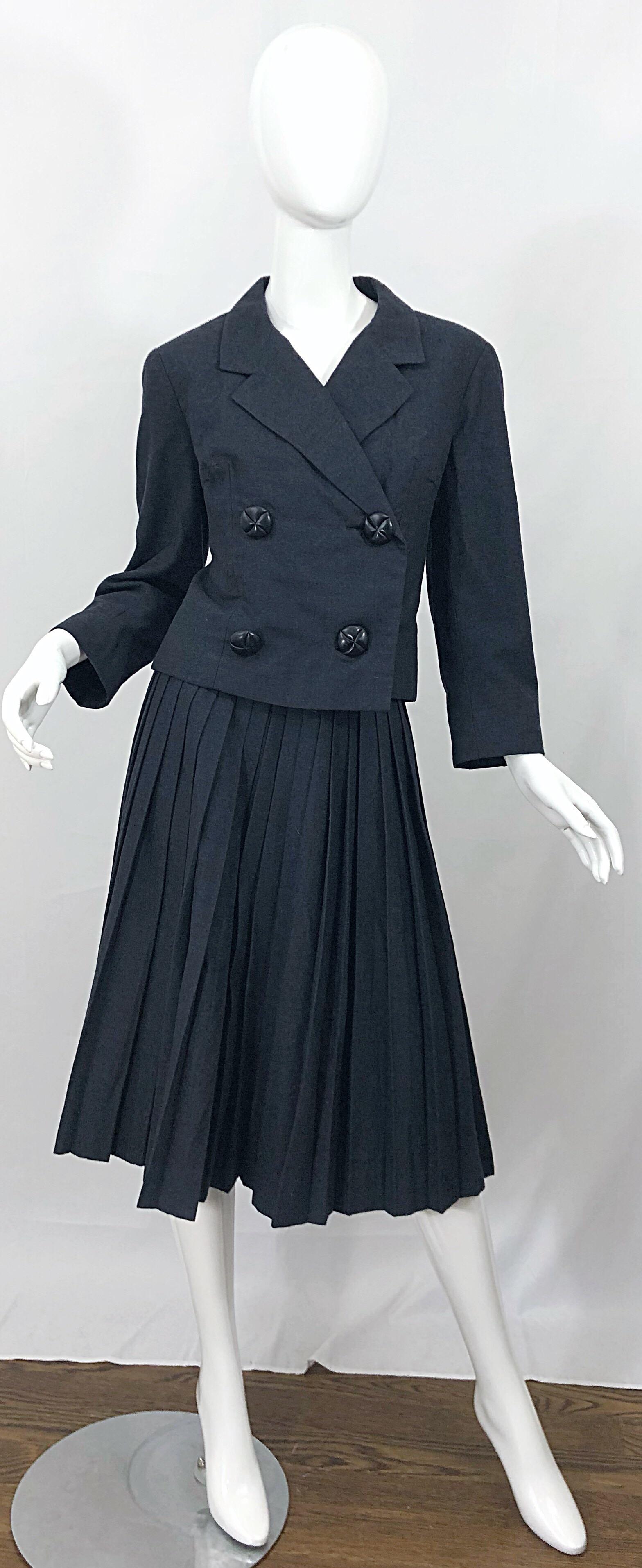 1960s Christian Dior Demi Couture Charcoal Grey Classic Vintage 60s Skirt Suit In Excellent Condition In San Diego, CA