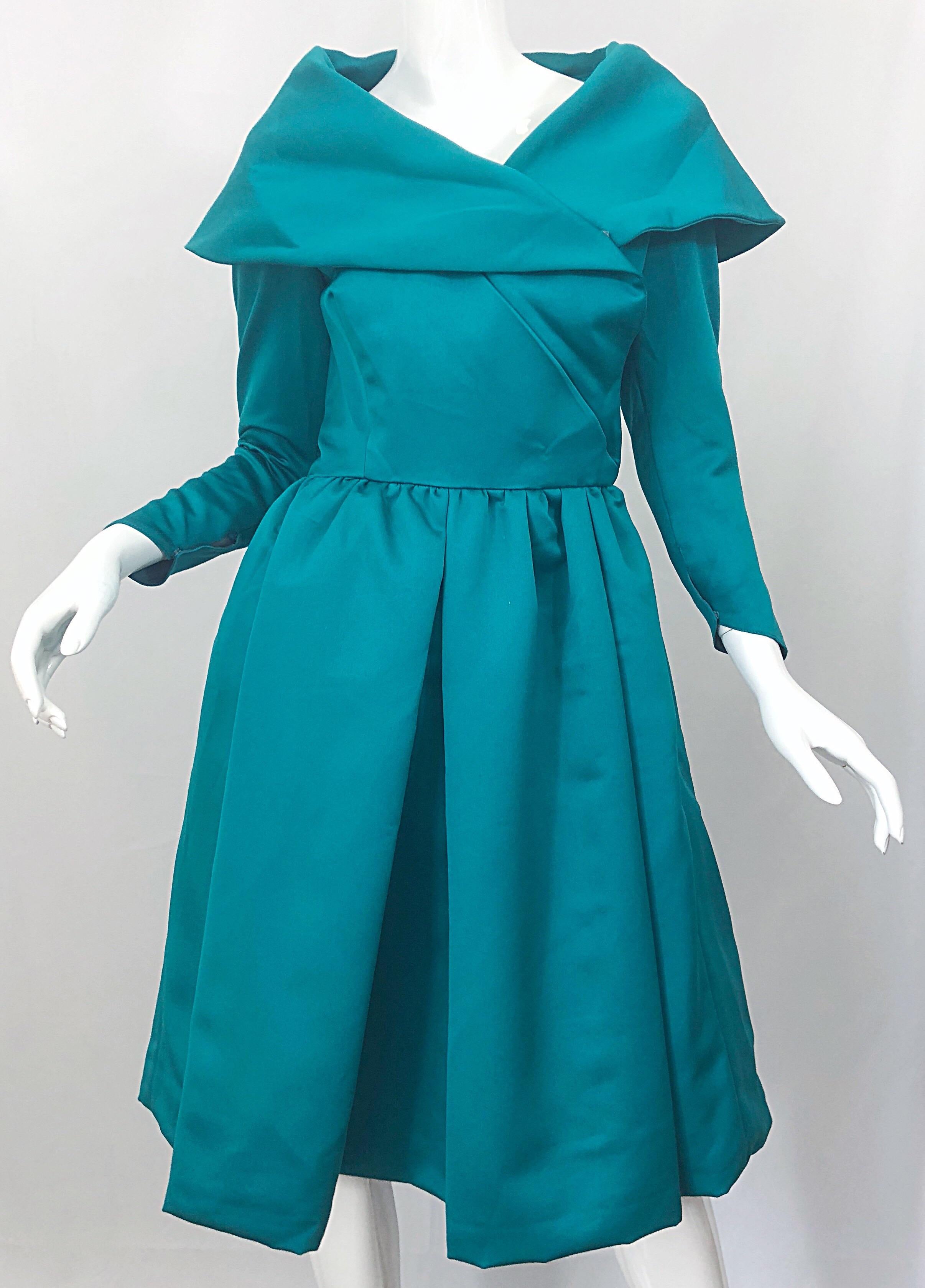Vintage Victor Costa Teal Green Blue Size 6 / 8 Satin Long Sleeve Cocktail Dress For Sale 1