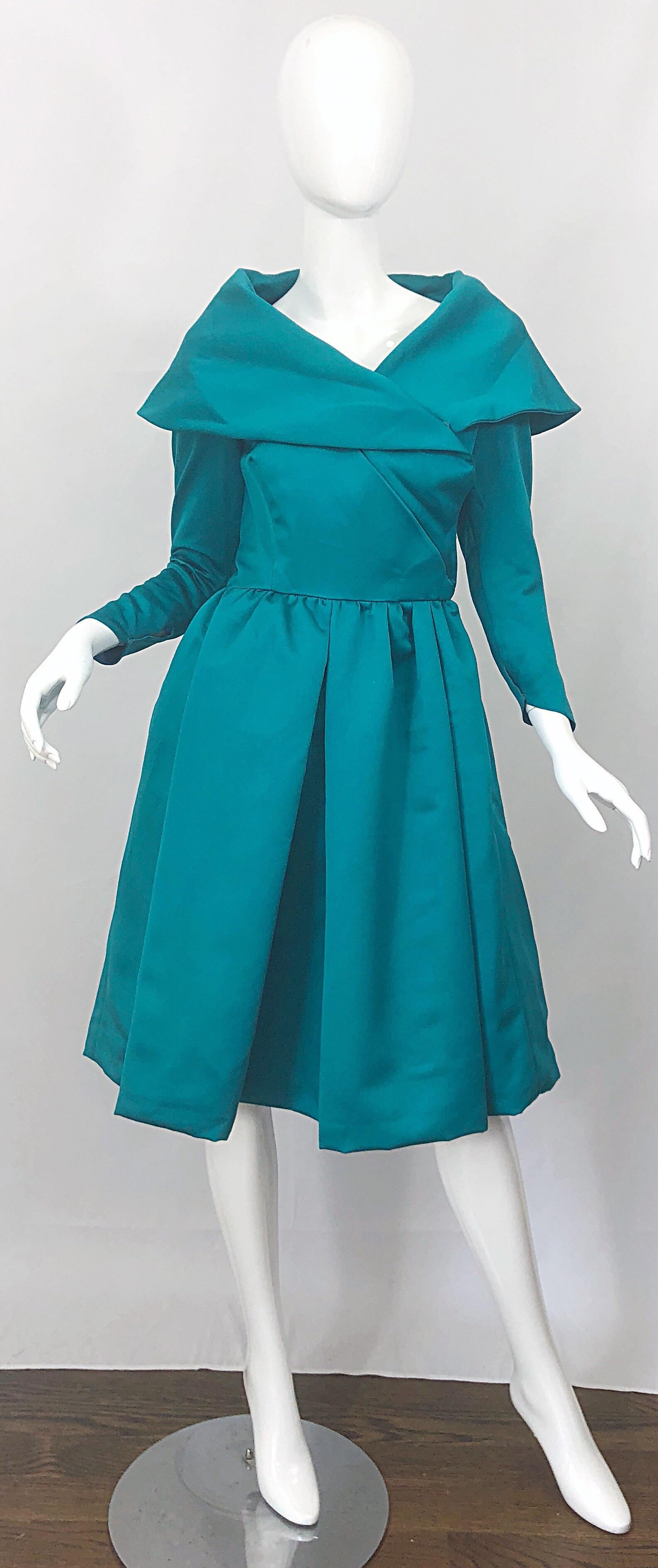 Vintage Victor Costa Teal Green Blue Size 6 / 8 Satin Long Sleeve Cocktail Dress For Sale 6