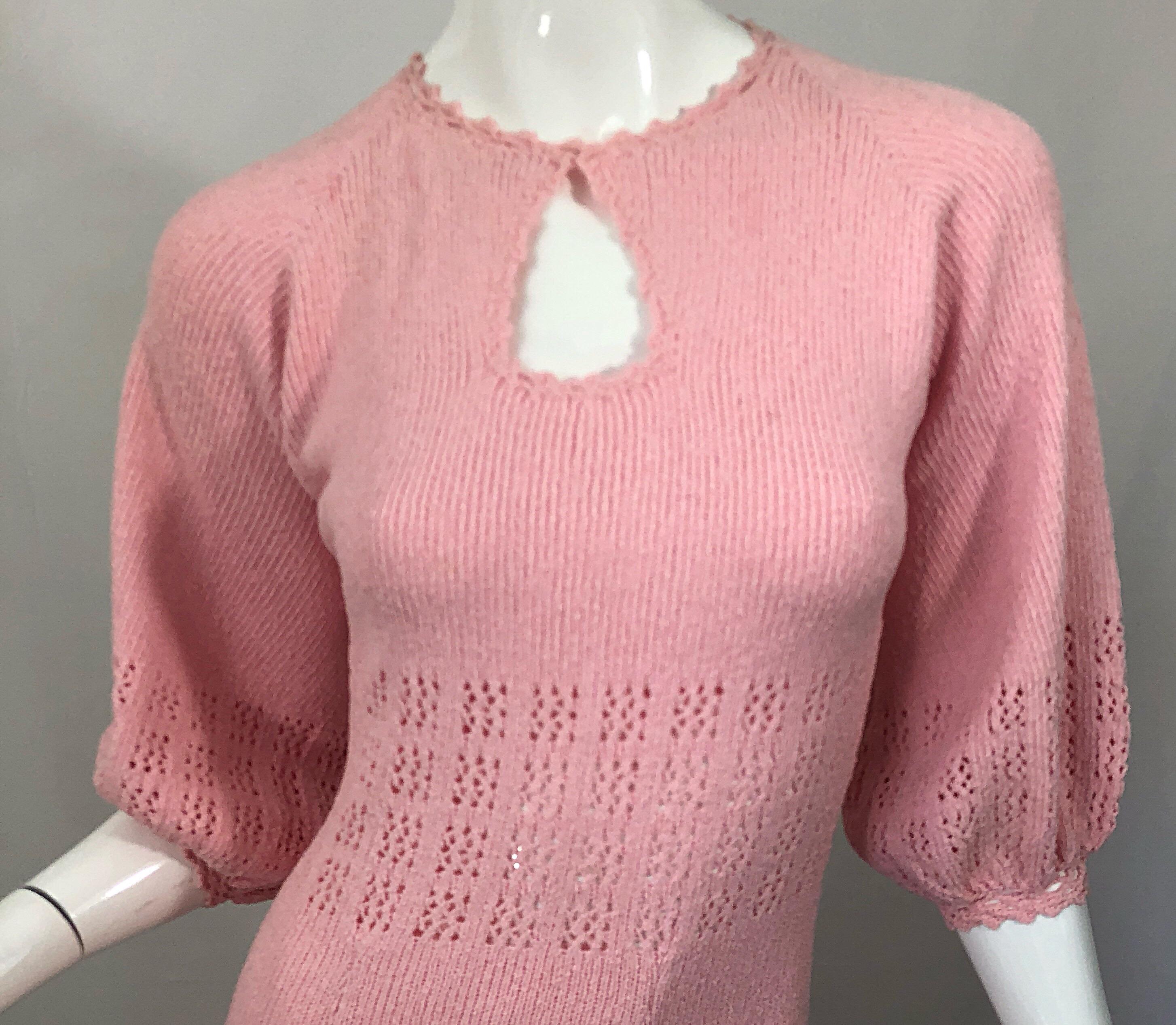 1970s Light Pink Knit Crochet Keyhole Vintage 70s Keyhole Midi Dress (Braun)