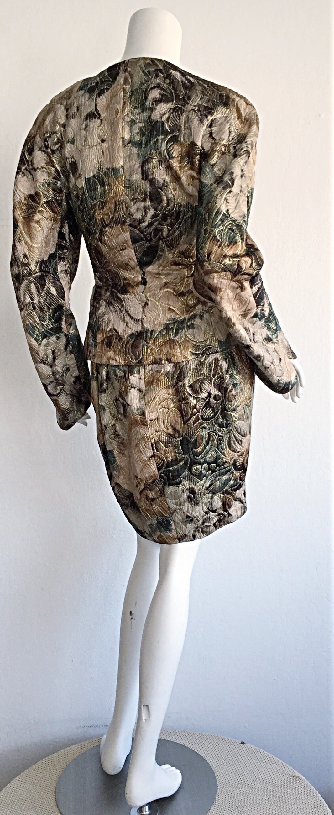 Black Beautiful New Vintage Krizia Brocade Asymmetrical Renaissance Floral Skirt Suit