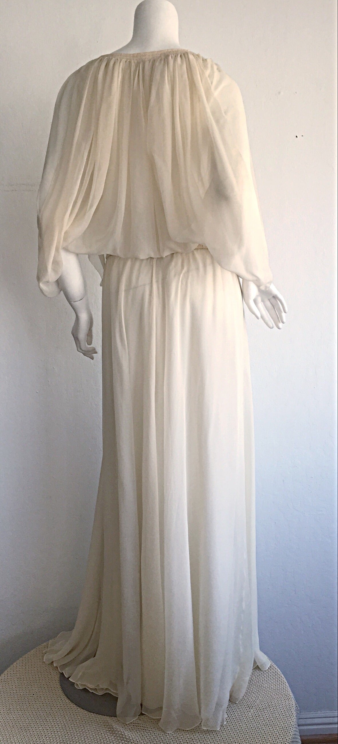 Ethereal Vintage Holly's Harp Ivory Chiffon 3 - Piece Bohemian Wedding Gown In Excellent Condition In San Diego, CA