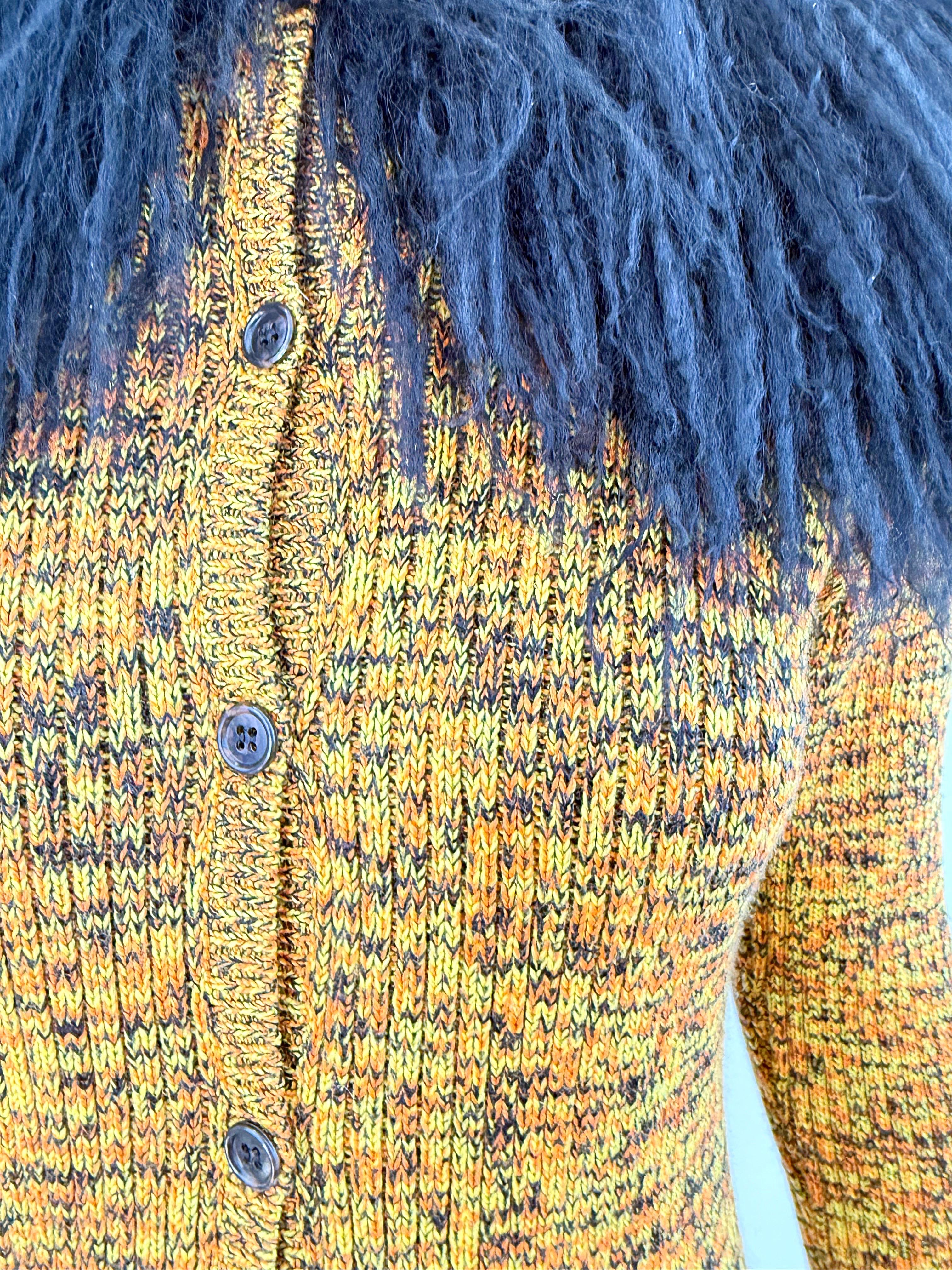 Chaqueta de punto Yves Saint Laurent de los años 70 Cuello de piel de mongol Mohair suave YSL de los años 70 en venta 3