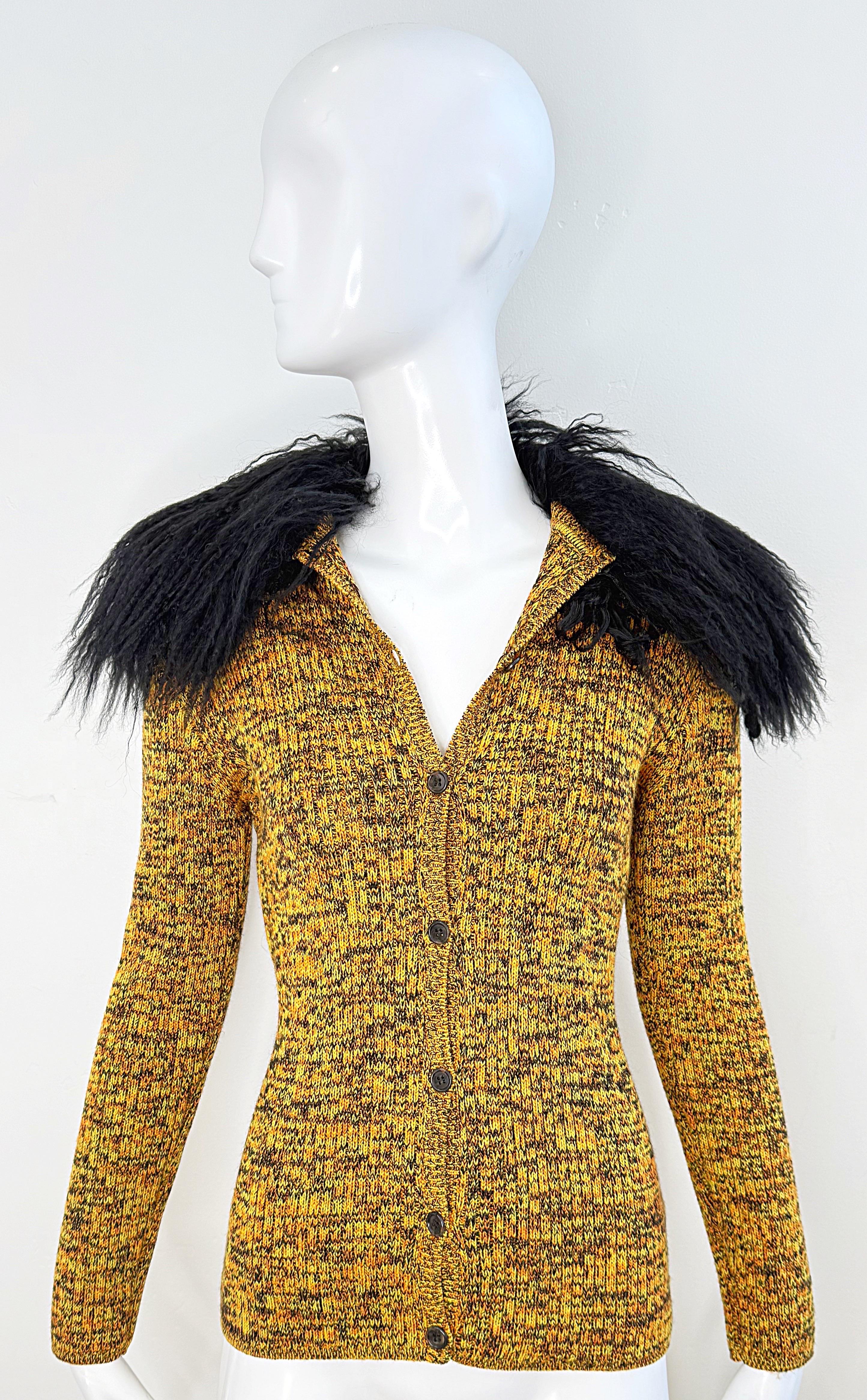 Chaqueta de punto Yves Saint Laurent de los años 70 Cuello de piel de mongol Mohair suave YSL de los años 70 en venta 1