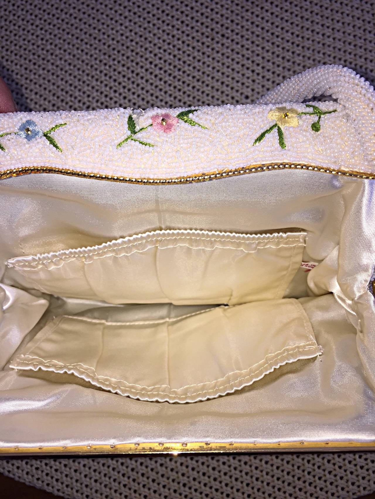 Women's Beautiful 1960s 60s Large White Beaded Flower Purse