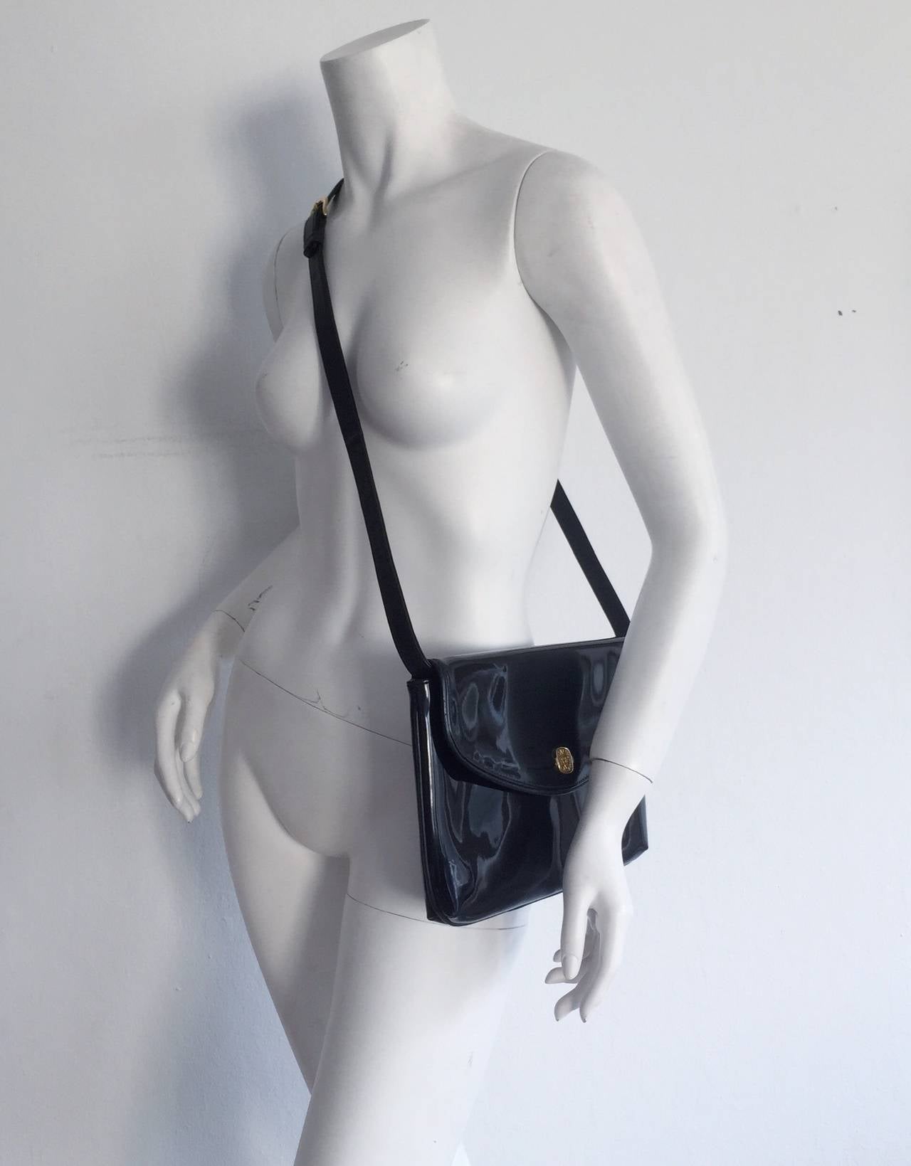 1980s Vintage Anne Klein for Oroton Black Patent Leather Clutch / Crossbody Bag For Sale 1