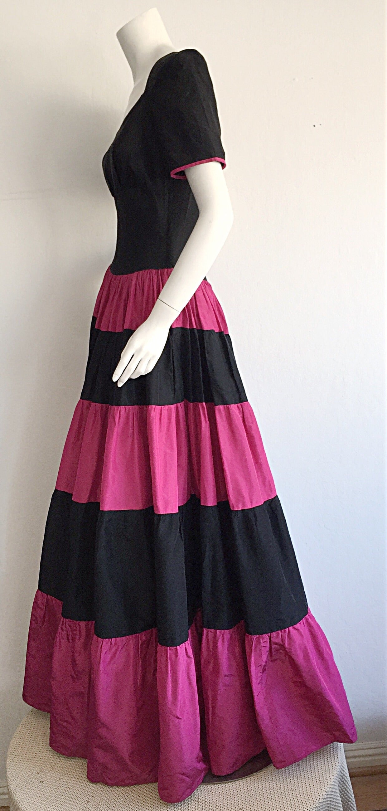 Women's Stunning 1950s Hattie Carnegie Pink + Black Silk Taffeta Vintage Sweetheart Gown