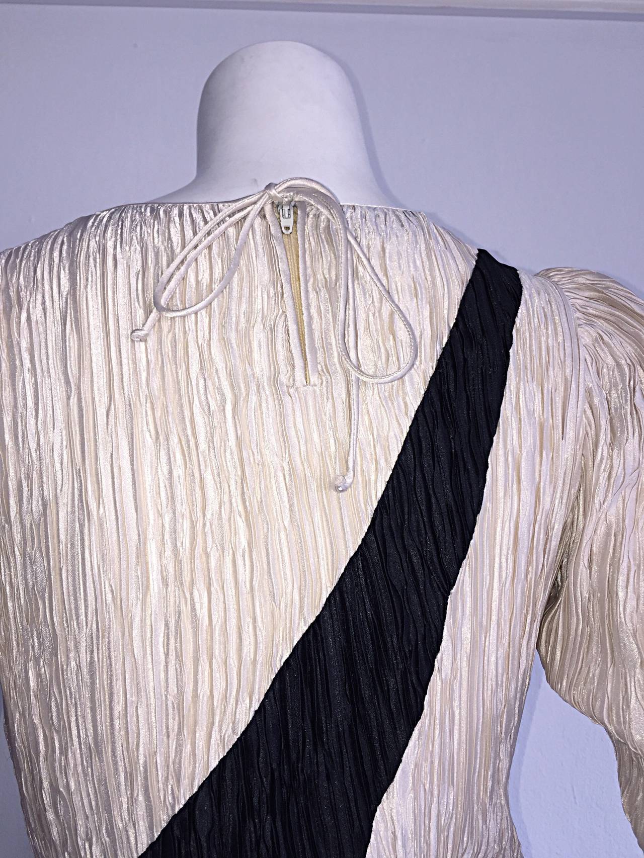 Women's Vintage Mary McFadden Couture Black + White Fortuny Pleated Dress For Sale