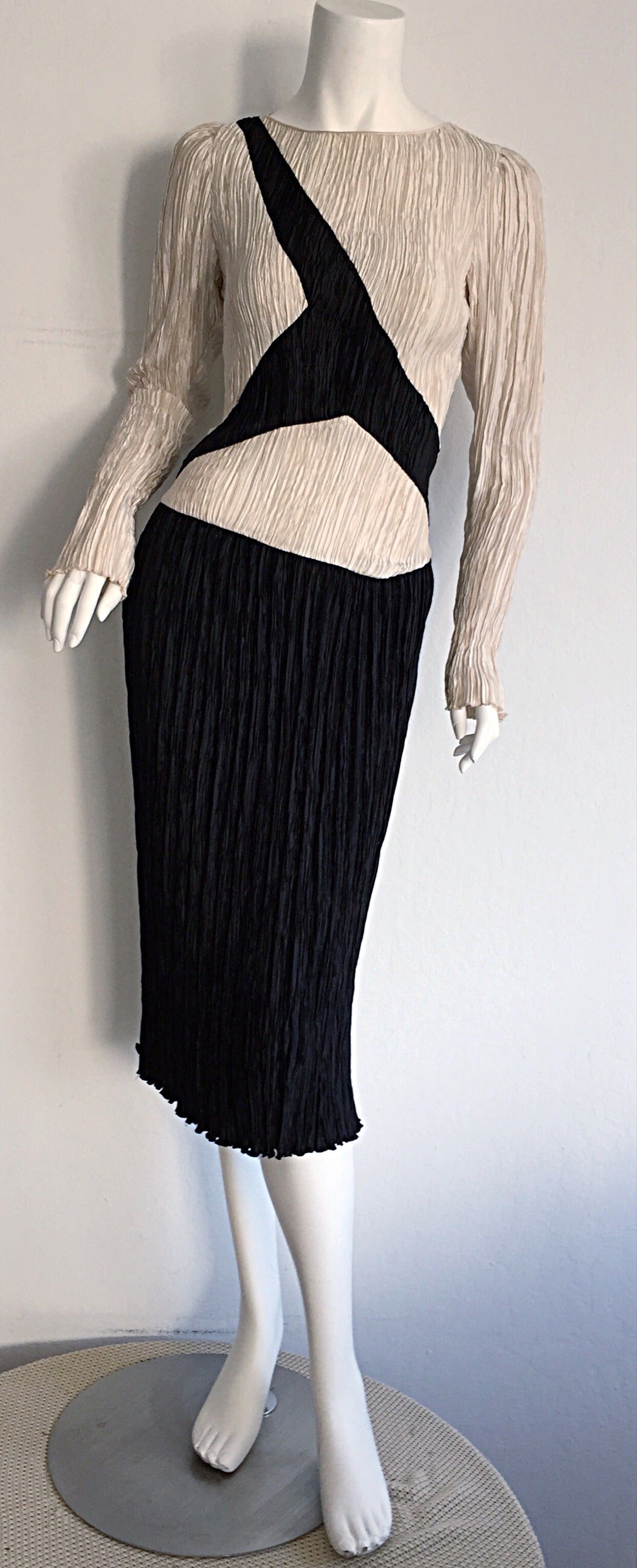 Vintage Mary McFadden Couture Black + White Fortuny Pleated Dress For Sale 1