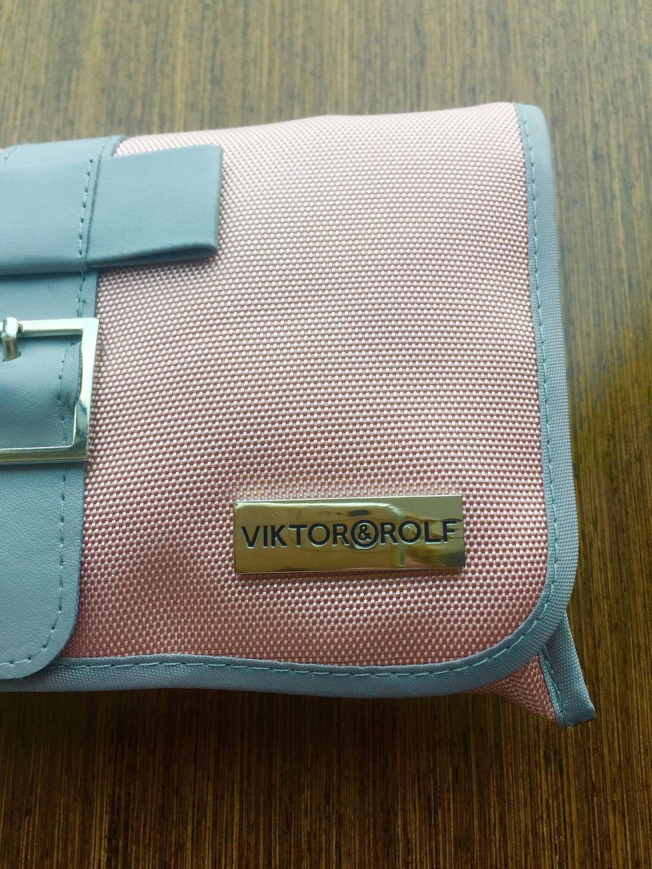 Women's Viktor & Rolf Limited Edition KLM Pink Bow Wristlet Clutch Purse For Sale