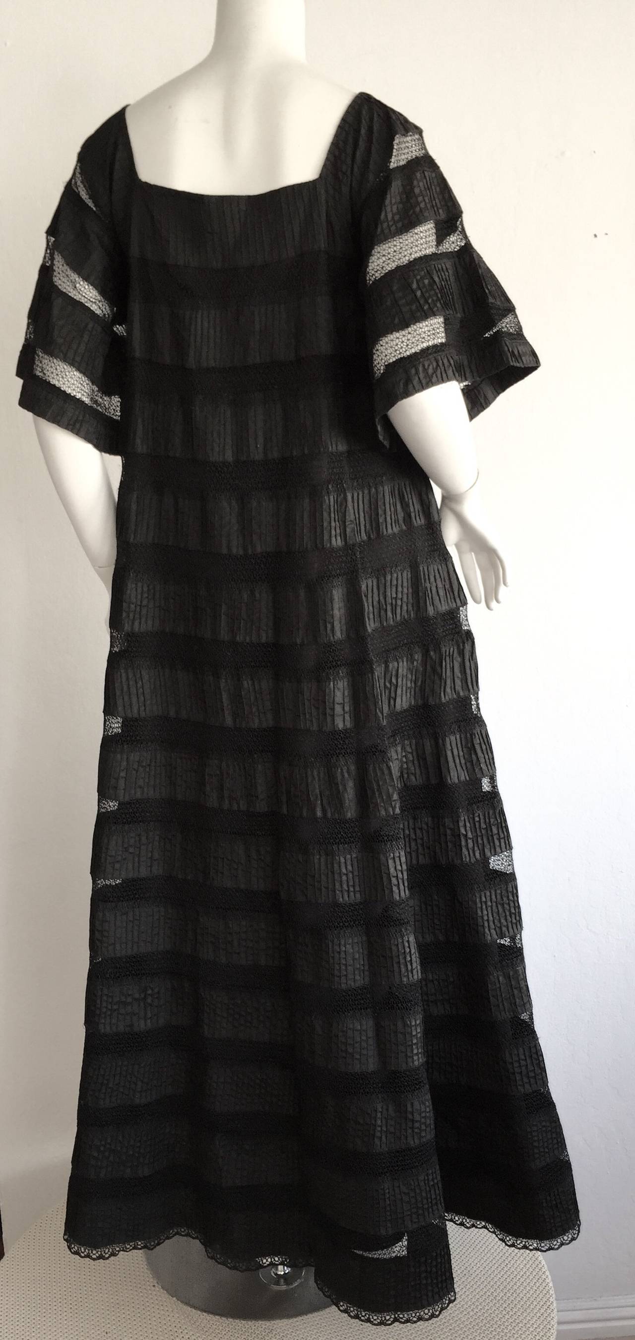 1970s crochet dress