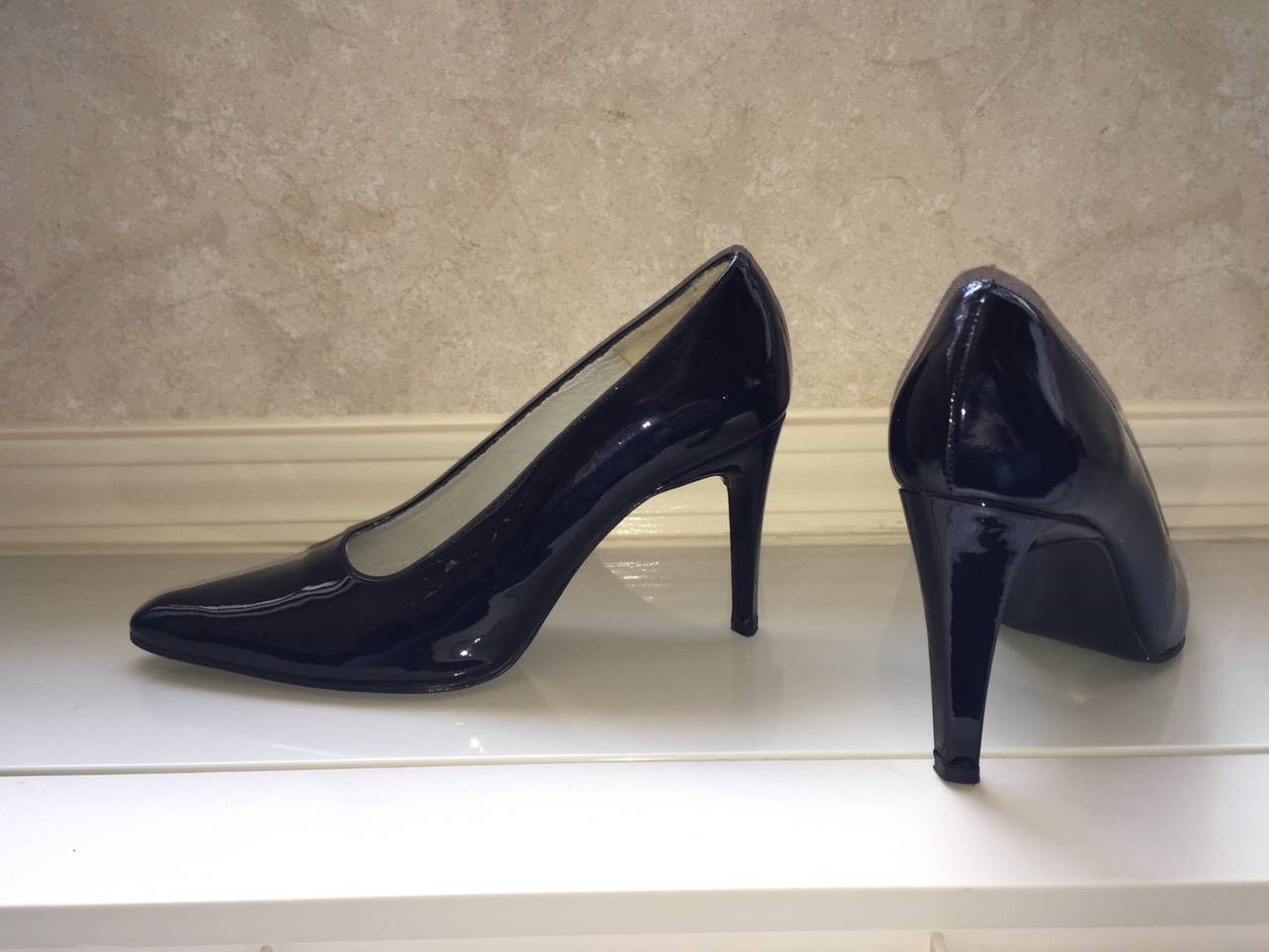 klassische schwarze pumps