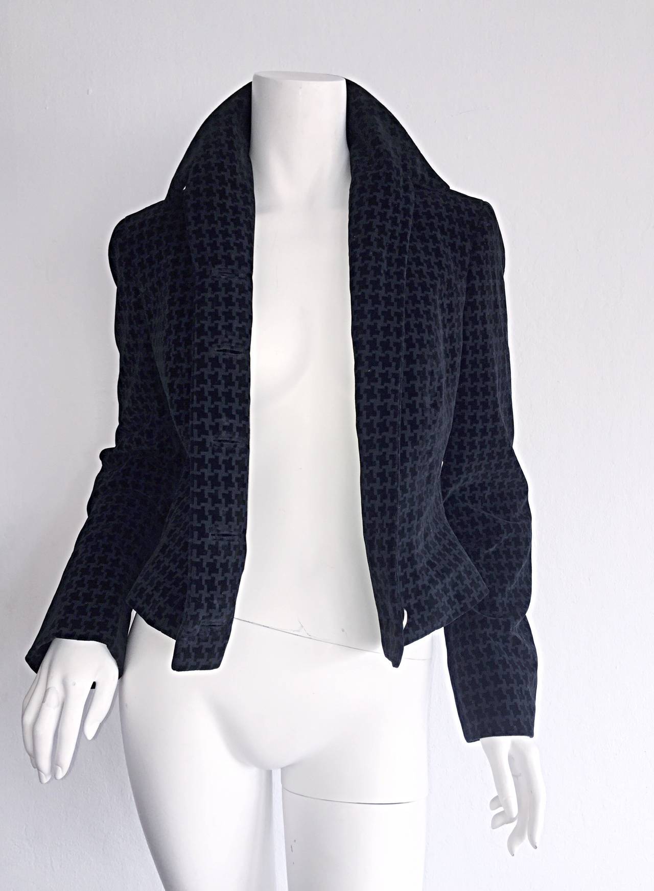 1990s Vintage Gianni Versace Pre - Death Black Velvet Houndstooth Jacket 2