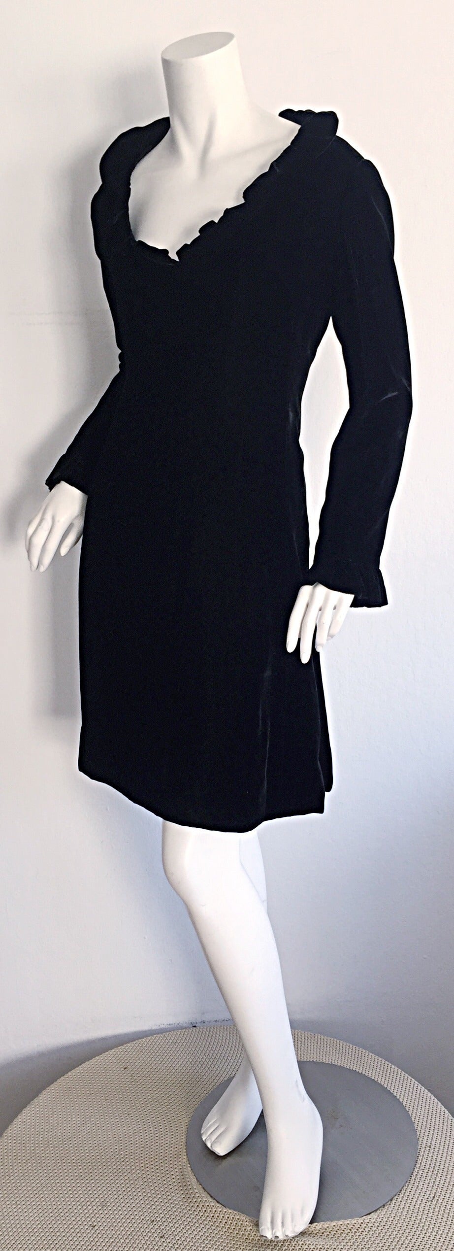 Beautiful 1960s Mollie Parnis Black Silk Velvet Mod A - Line Dress 2