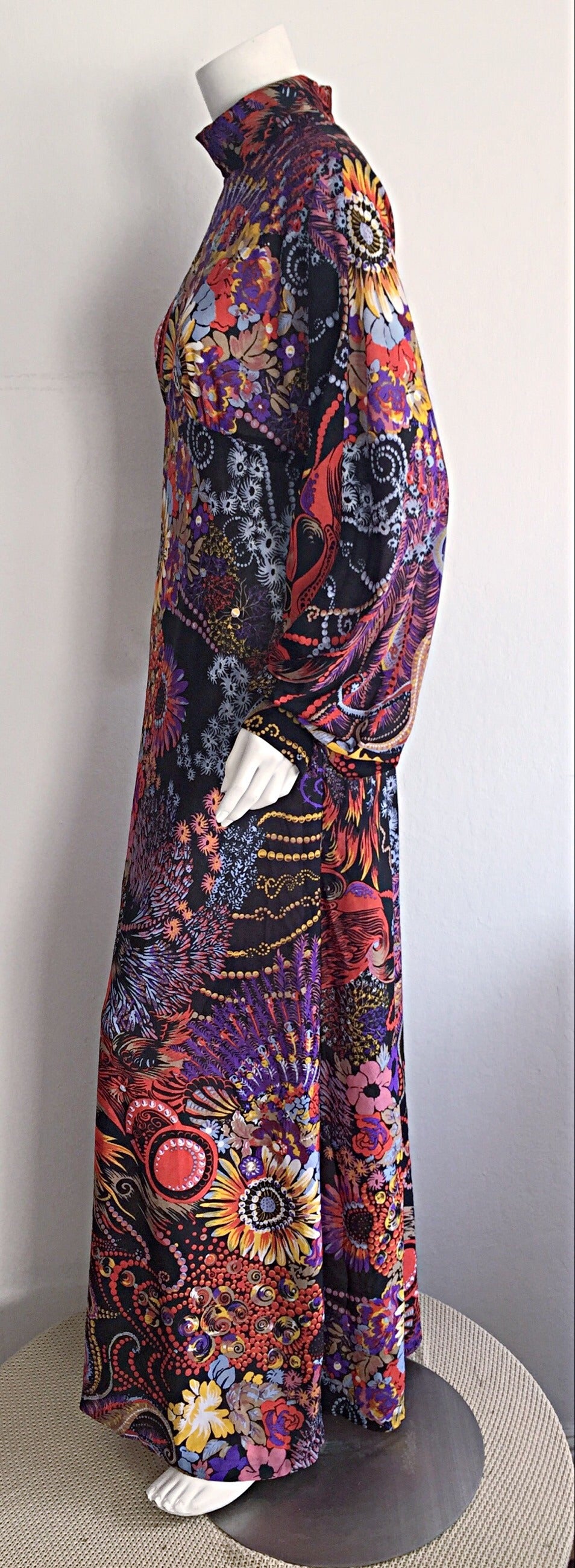 Incredible 1970s Daymor Couture Colorful Psychedelic Open - Back Asian Dress In Excellent Condition In San Diego, CA