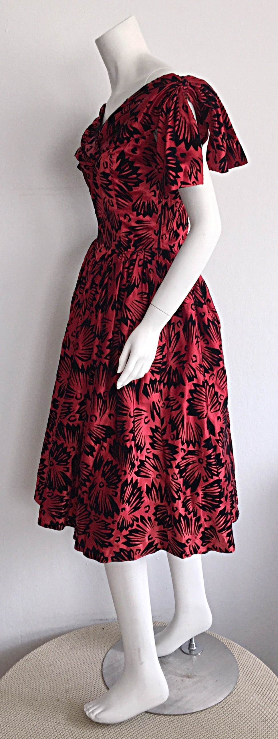 Beautiful Vintage Arnold Scaasi Attr. Taffeta Velvet ' Grass ' Print Dress In Excellent Condition In San Diego, CA