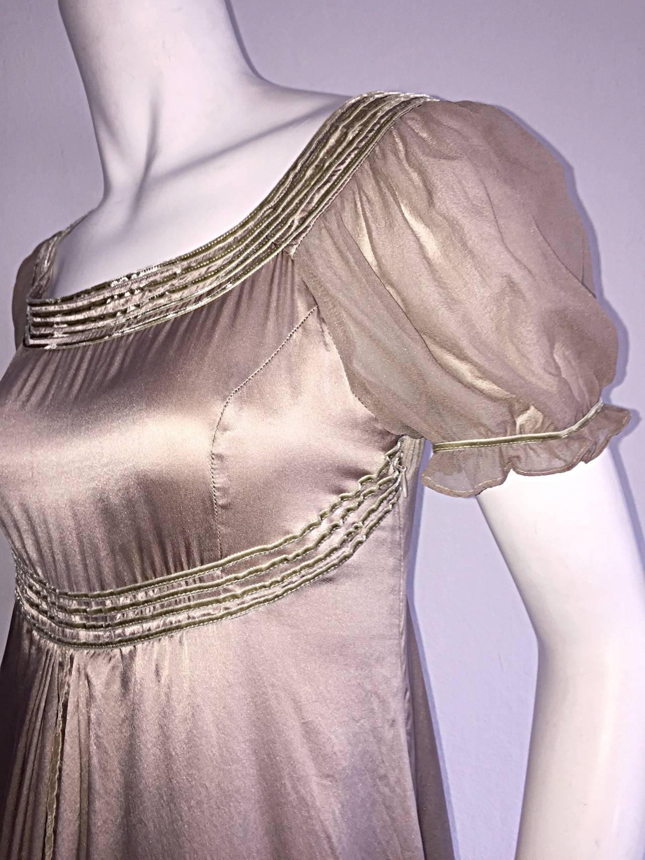 Marc Jacobs Champán Oro / Beige ' Fluido ' Vestido Babydoll Romántico de Seda en Excelente estado para la venta en San Diego, CA