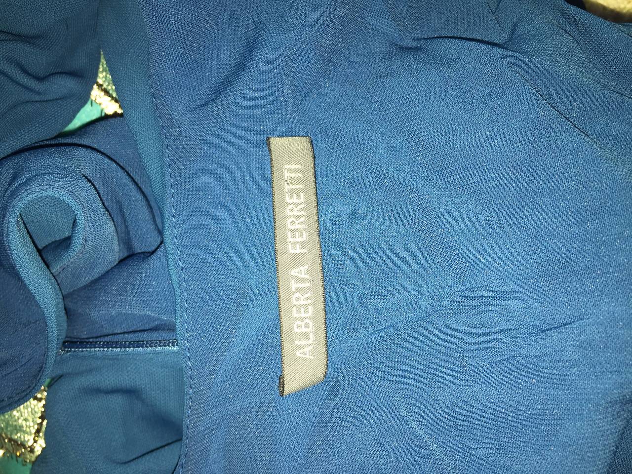 1990 Alberta Ferretti Taglia 6 / 8 Vestito Greciano Drappeggiato in Jersey Blu Vintage in vendita 5