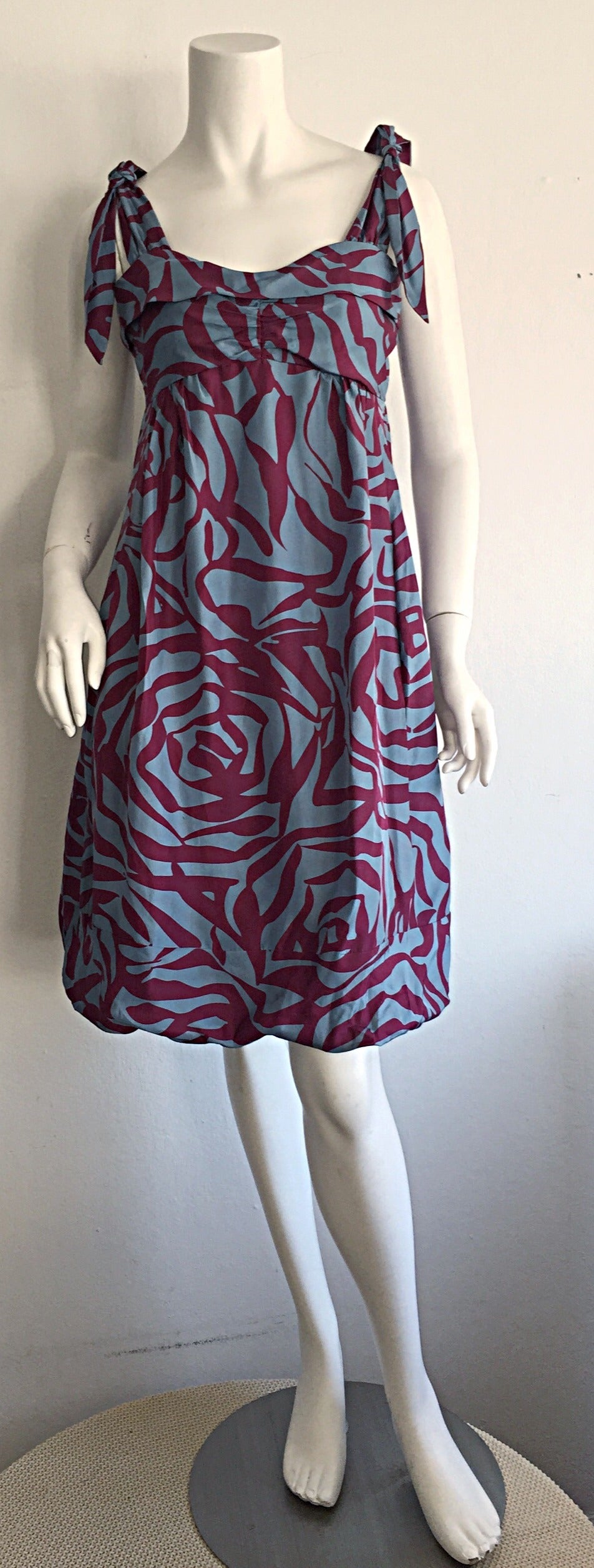 Marc Jacobs Blue 3 - D Rose Print ' Zebra ' Silk Bubble Dress In Excellent Condition For Sale In San Diego, CA