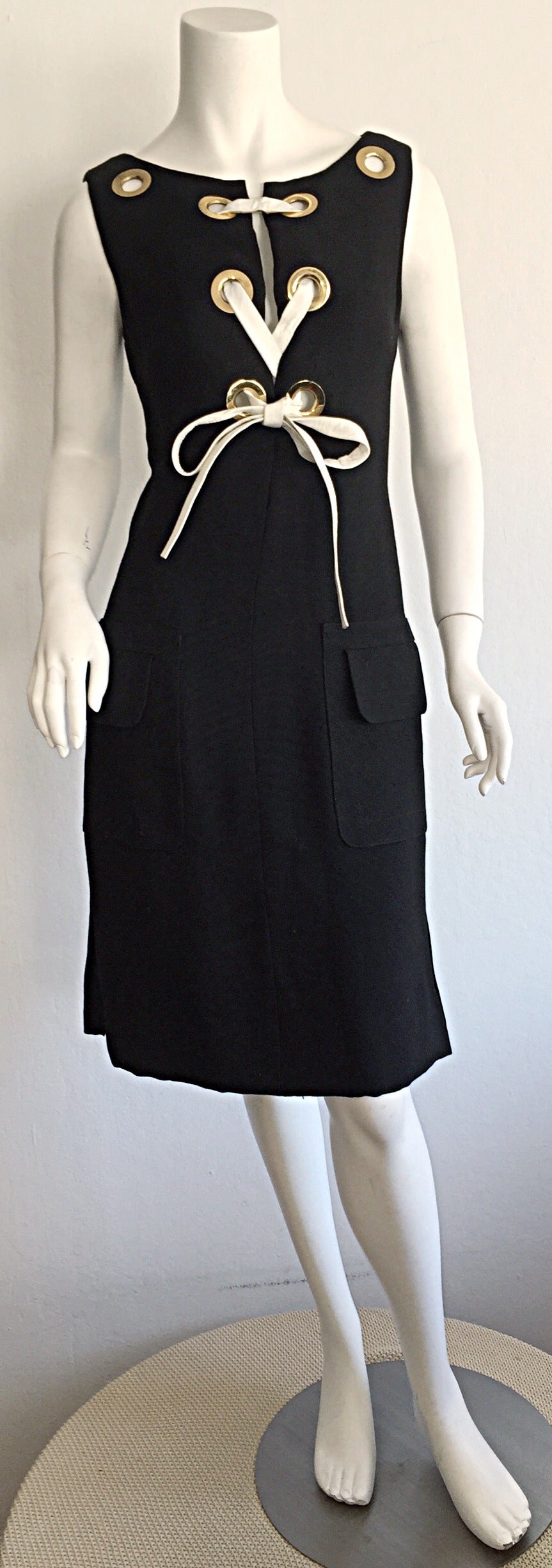 Rare 1960s Pierre Cardin Black Grommet Space Age 60s Vintage Linen Shift Dress In Excellent Condition In San Diego, CA
