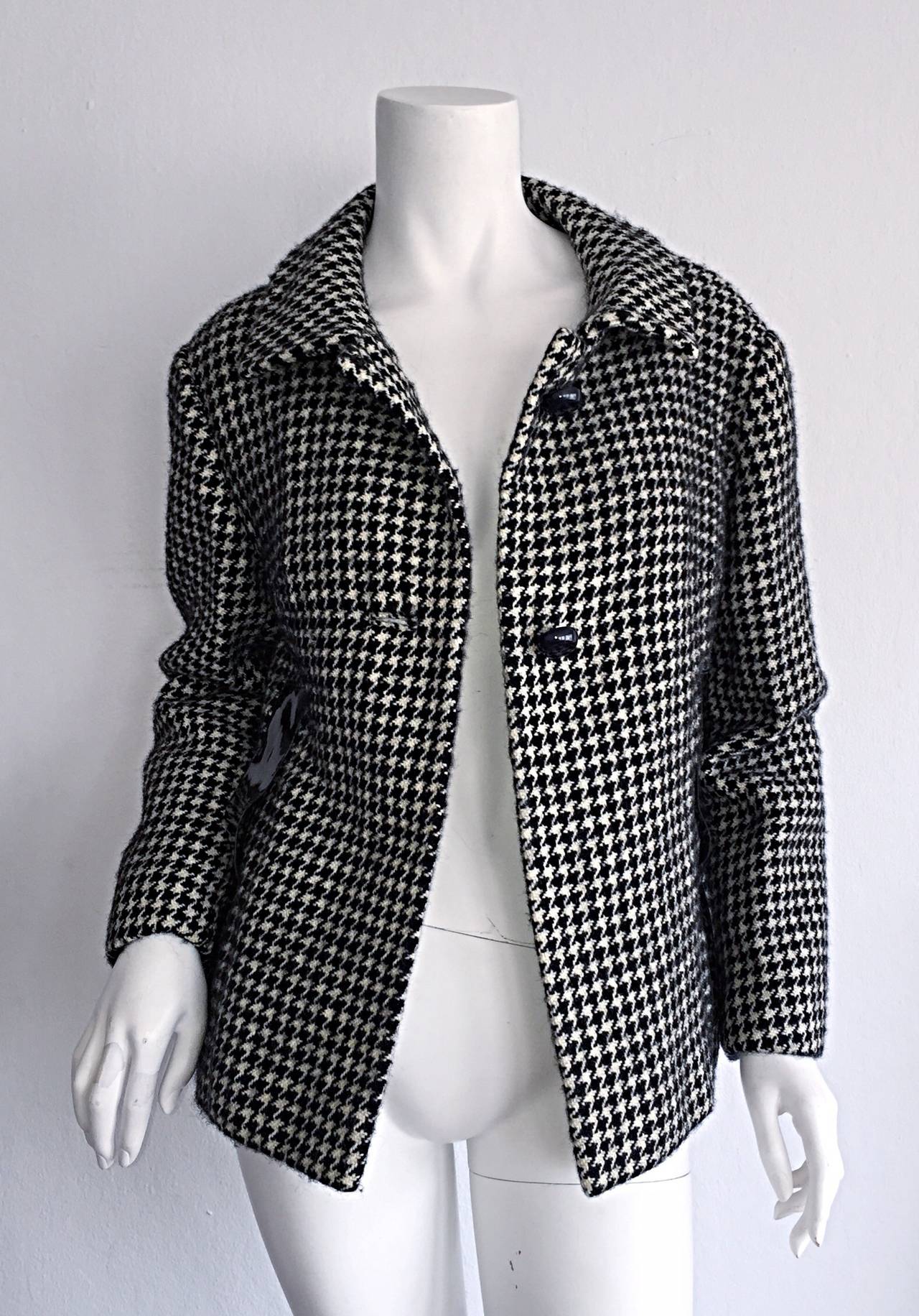 De las mujeres Chaqueta de pata de gallo blanca y negra Pierre Cardin de los años 60 de la Era Espacial en venta
