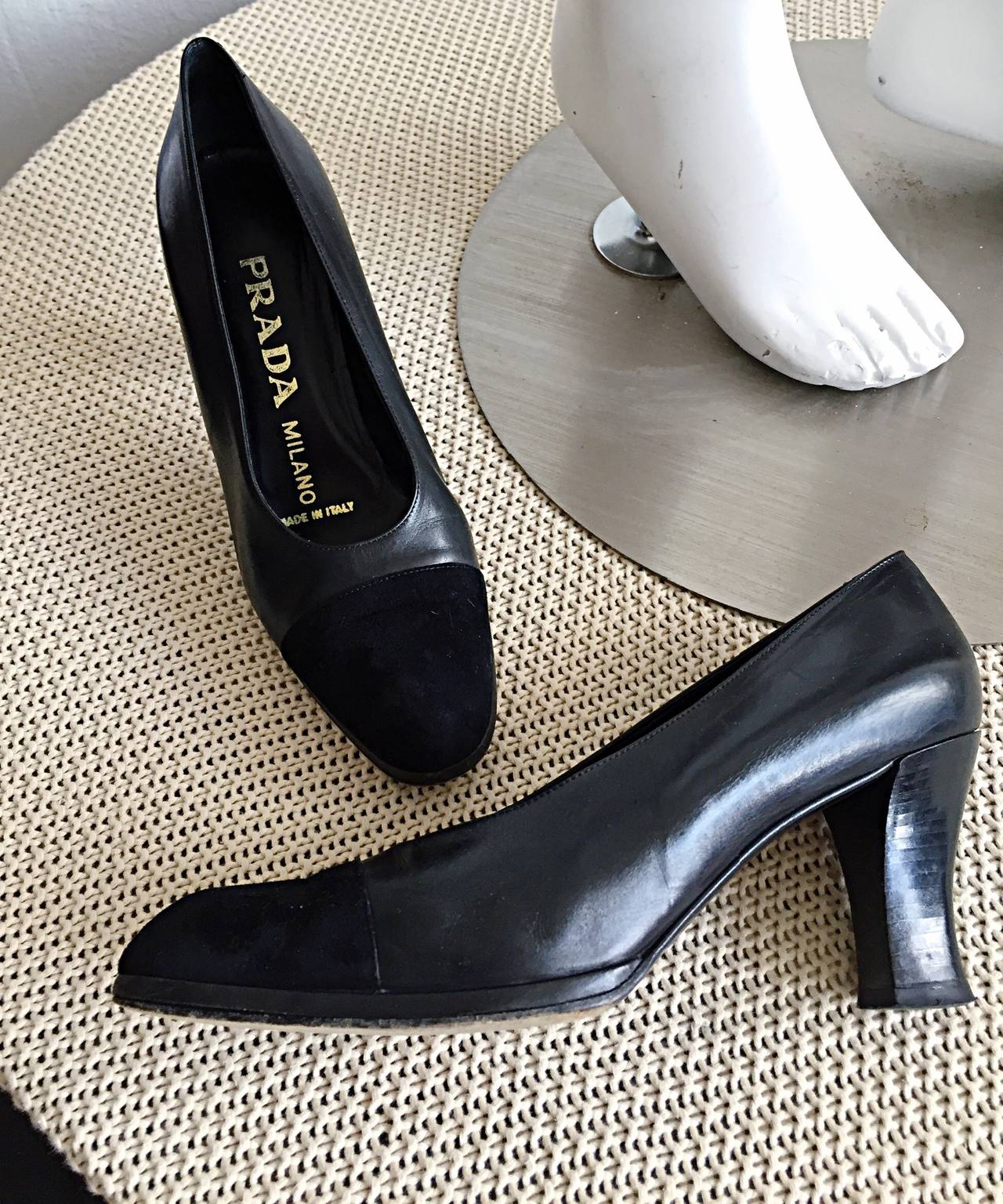 1990s Prada Size 39 / 9 US Classic Black Cap Toe Heels / Pumps For Sale 1