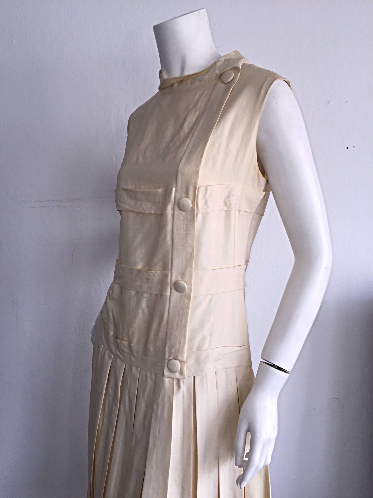1960s Vintage Elsa Schiaparelli Mod Silk Ivory Pleated 60s Button Dress In Excellent Condition In San Diego, CA