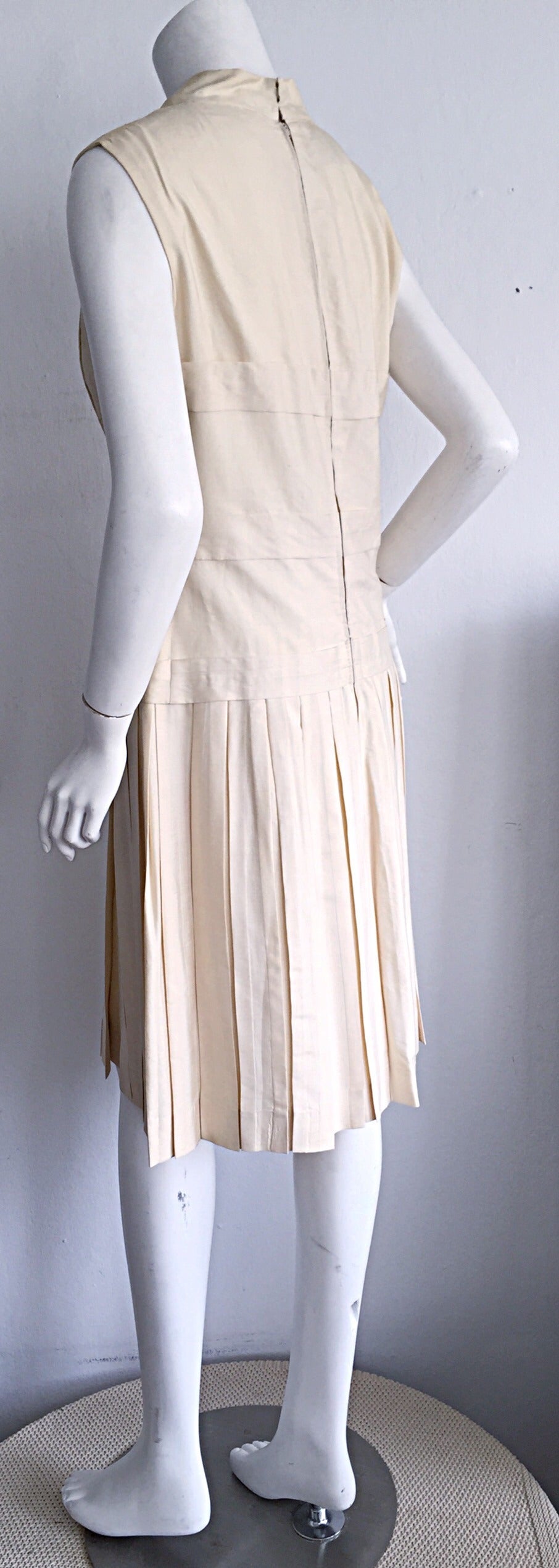 Women's 1960s Vintage Elsa Schiaparelli Mod Silk Ivory Pleated 60s Button Dress