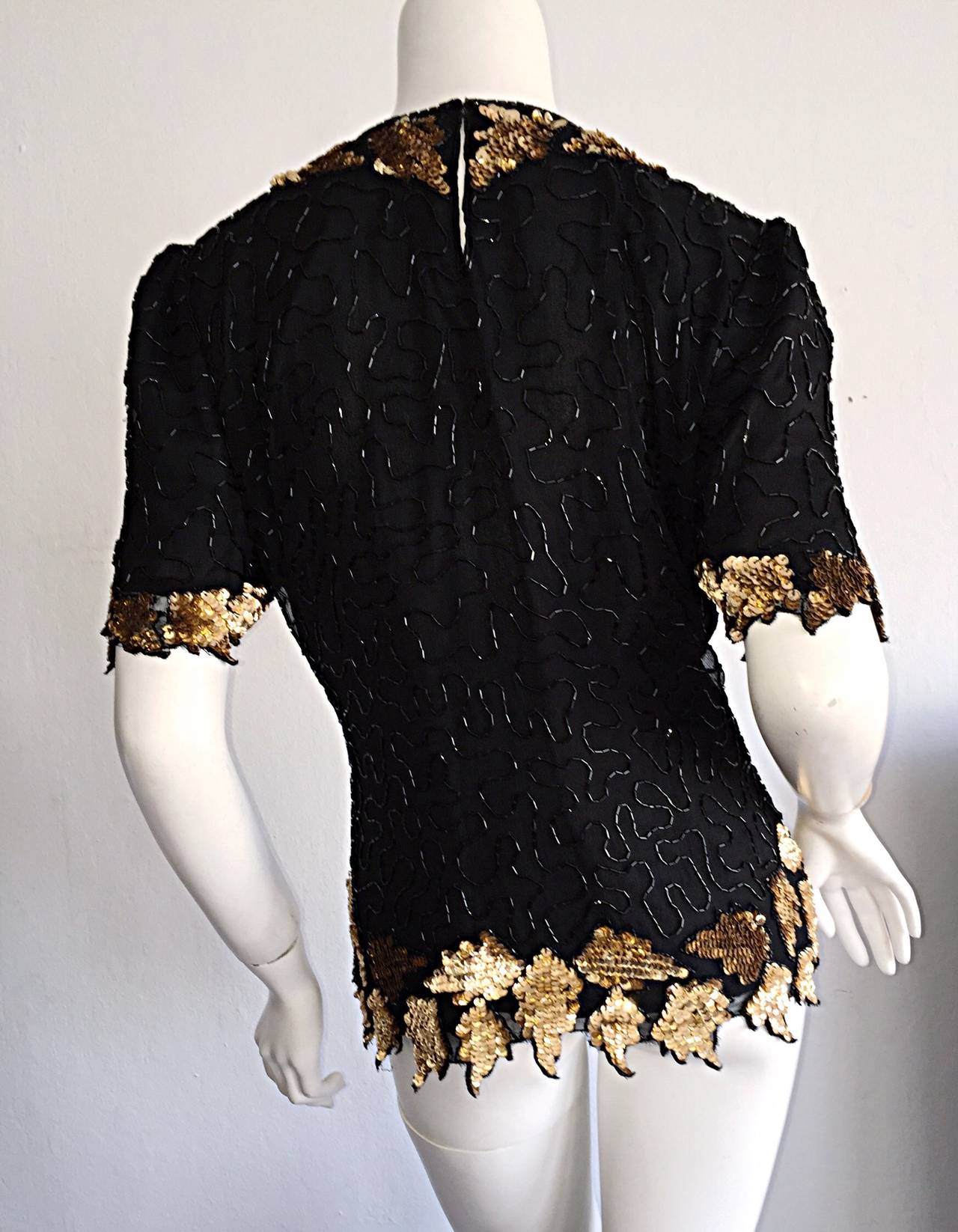 Beautiful Vintage Black + Gold Silk Beaded Scalloped Sequin Blouse Top In Excellent Condition In San Diego, CA
