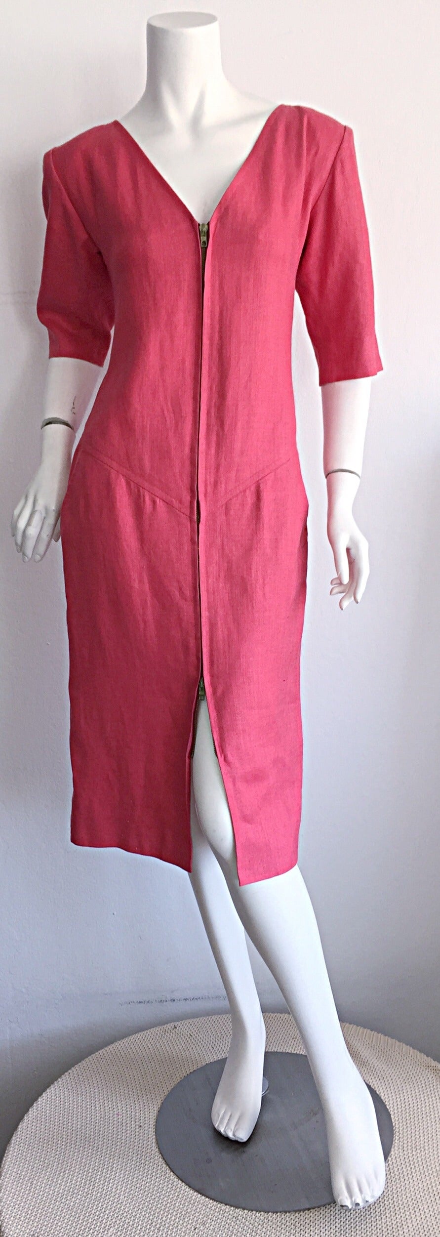 Beautiful vintage YSL Yves Saint Laurent 'Rive Gauche' raspberry pink linen tunic dress! Full metal zipper up the front, making this beauty extremely versatile! Flattering corset seams at waist, make for an utterly flattering fit! Looks great worn