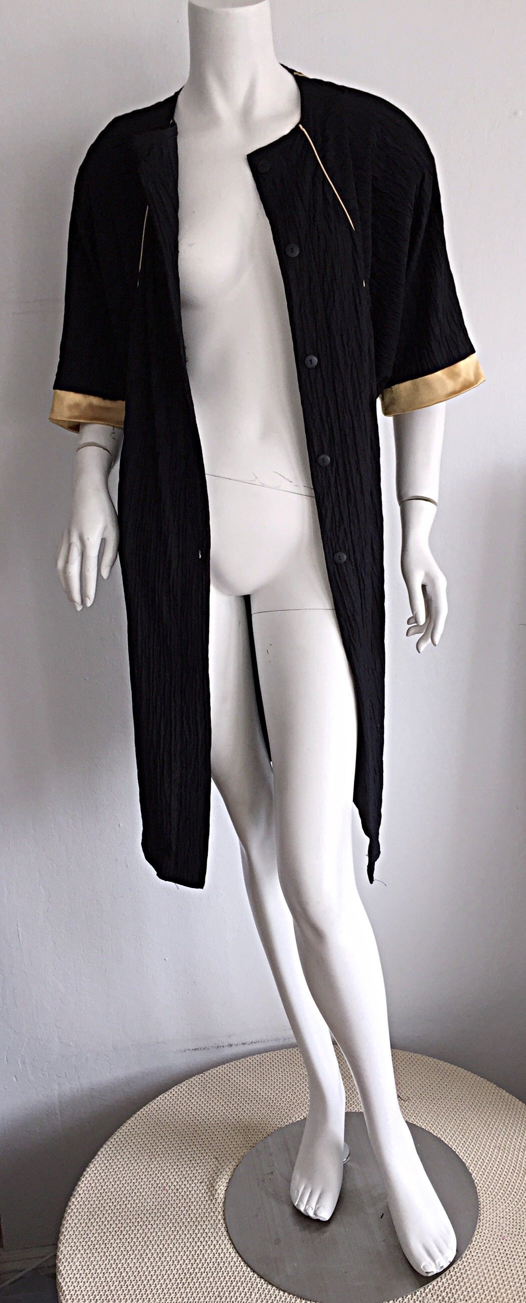 Vintage Oscar de la Renta Black + Gold Tunic w/ Dolman Sleeves For Sale 3