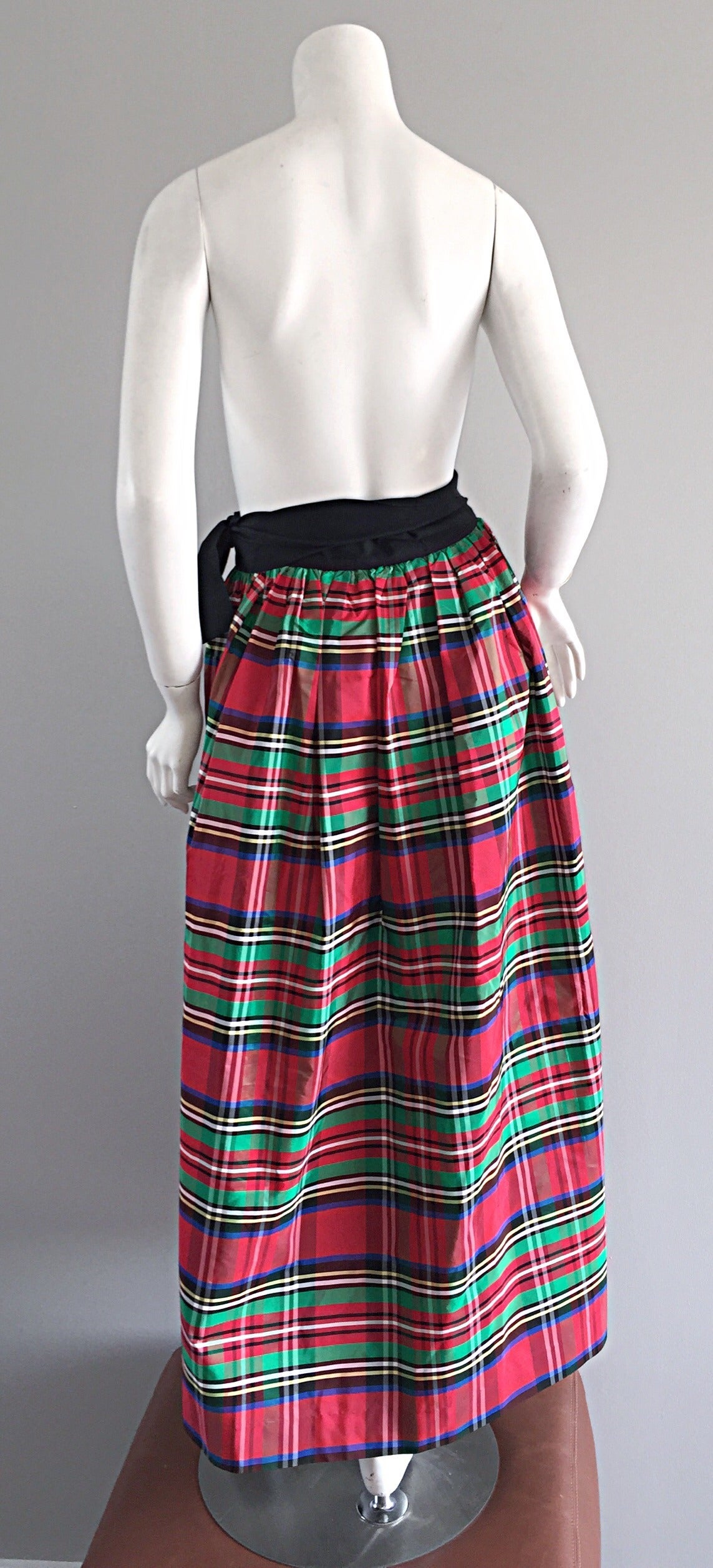 Rare Very Early Vintage Ellen Tracy for Bonwit Teller Silk Taffeta Plaid Skirt In Excellent Condition In San Diego, CA