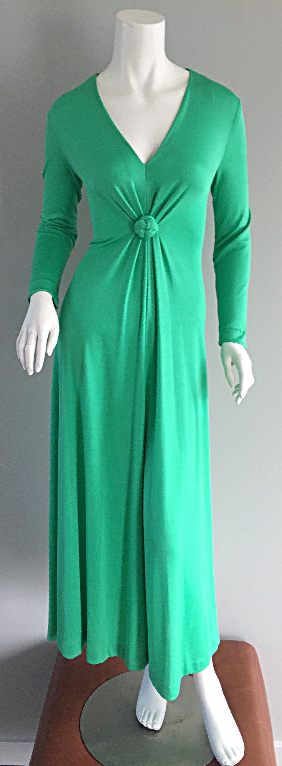 Rare Early 1970s Vintage Frederick's of Hollywood Kelly Green Jersey Maxi Dress In Excellent Condition In San Diego, CA