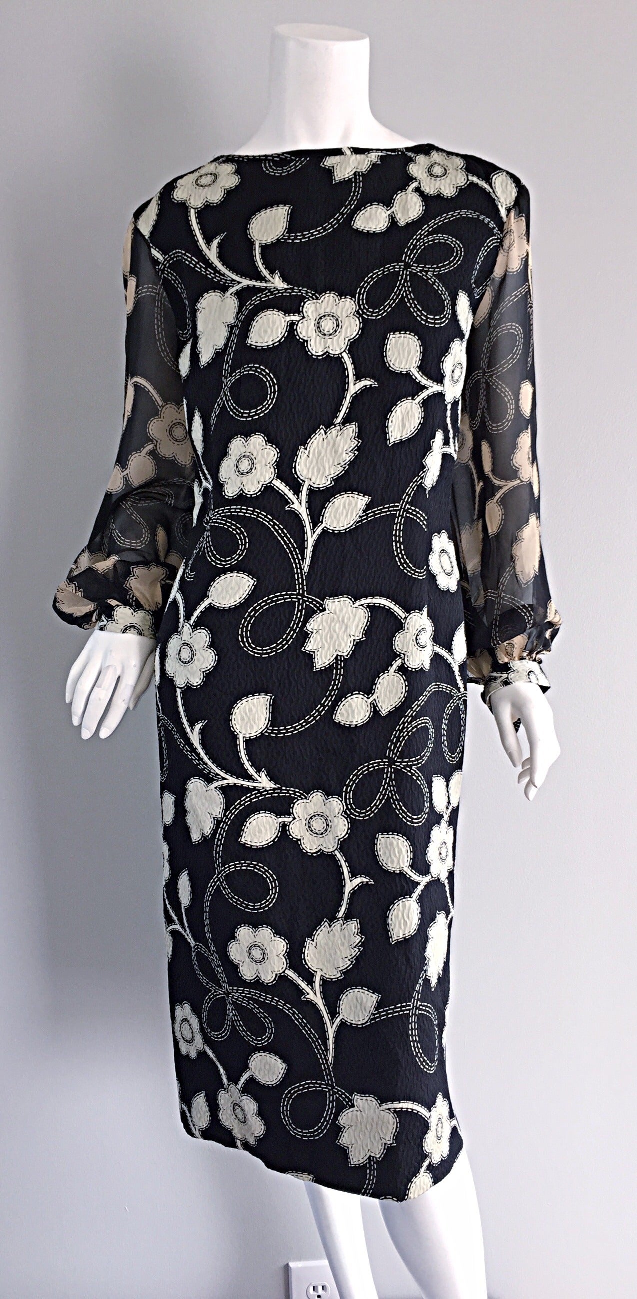 Women's 1960s Vintage Pauline Trigere Large Size Black White Flower Dress Billow Sleeves