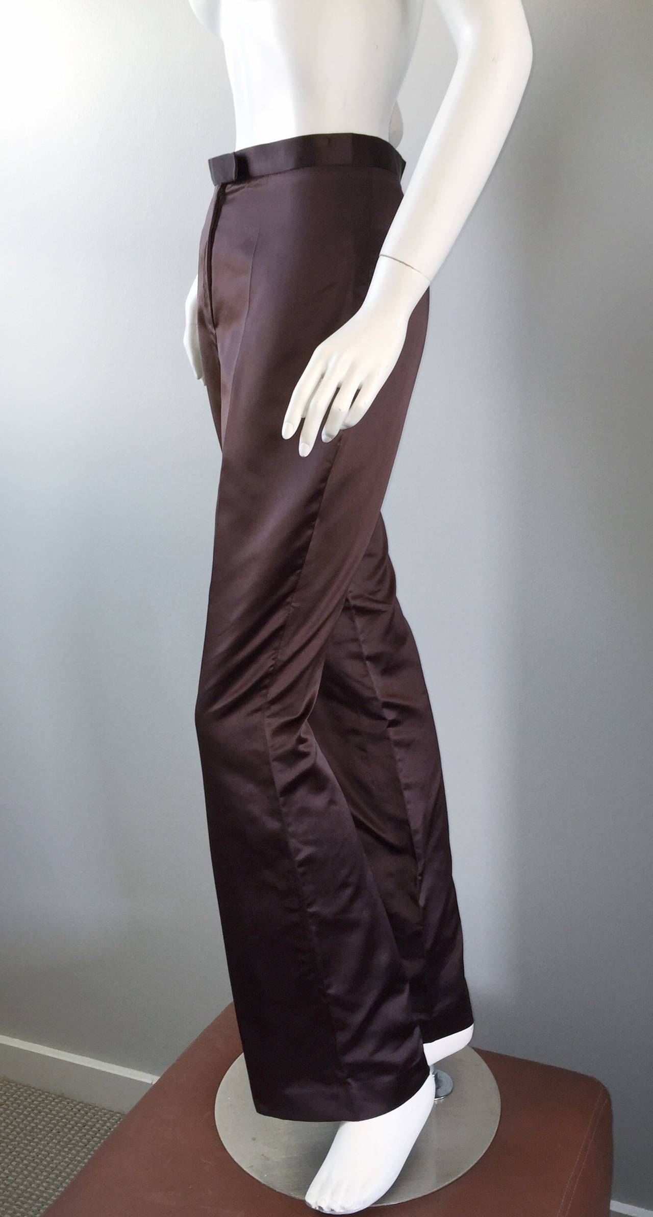Nuevo Pantalón con pernera acampanada de seda marrón de los años 90 Regina Rubens Negro en venta