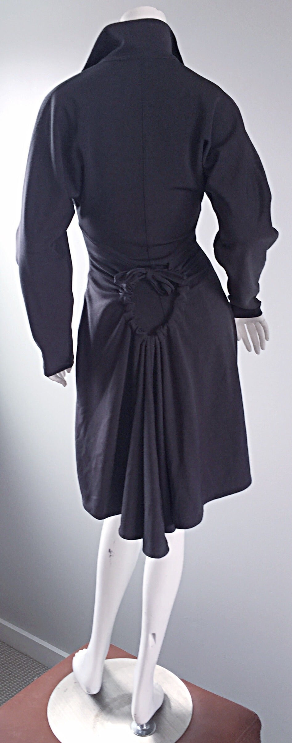1990s Calugi E. Giannelli Avant Garde Grey BodyCon Dress w/ Cape Detail In Excellent Condition In San Diego, CA