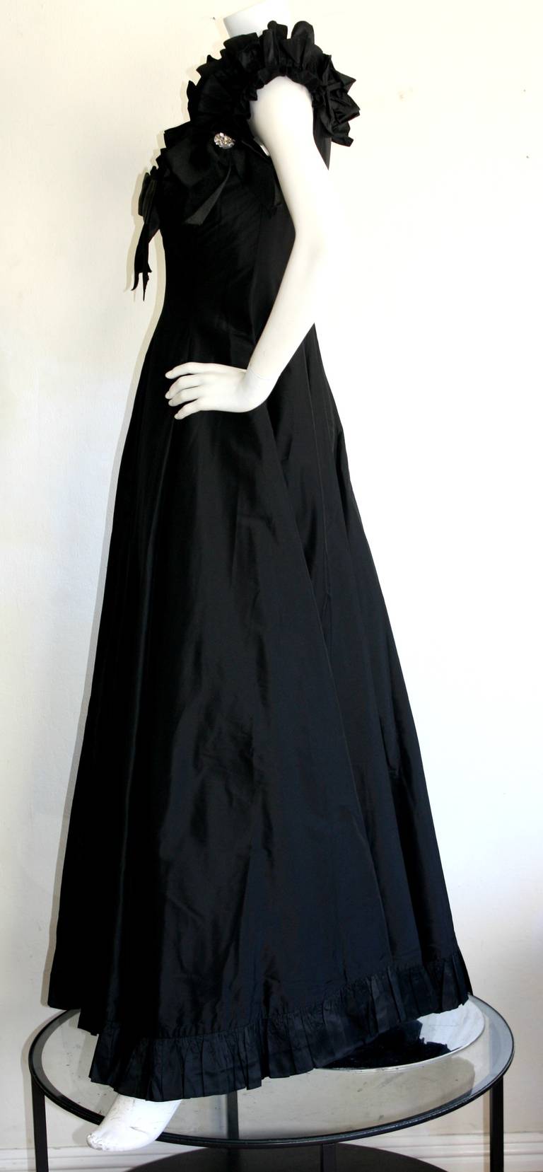 Women's Gorgeous Vintage Oscar de la Renta Off-Shoulder Black Ball Gown