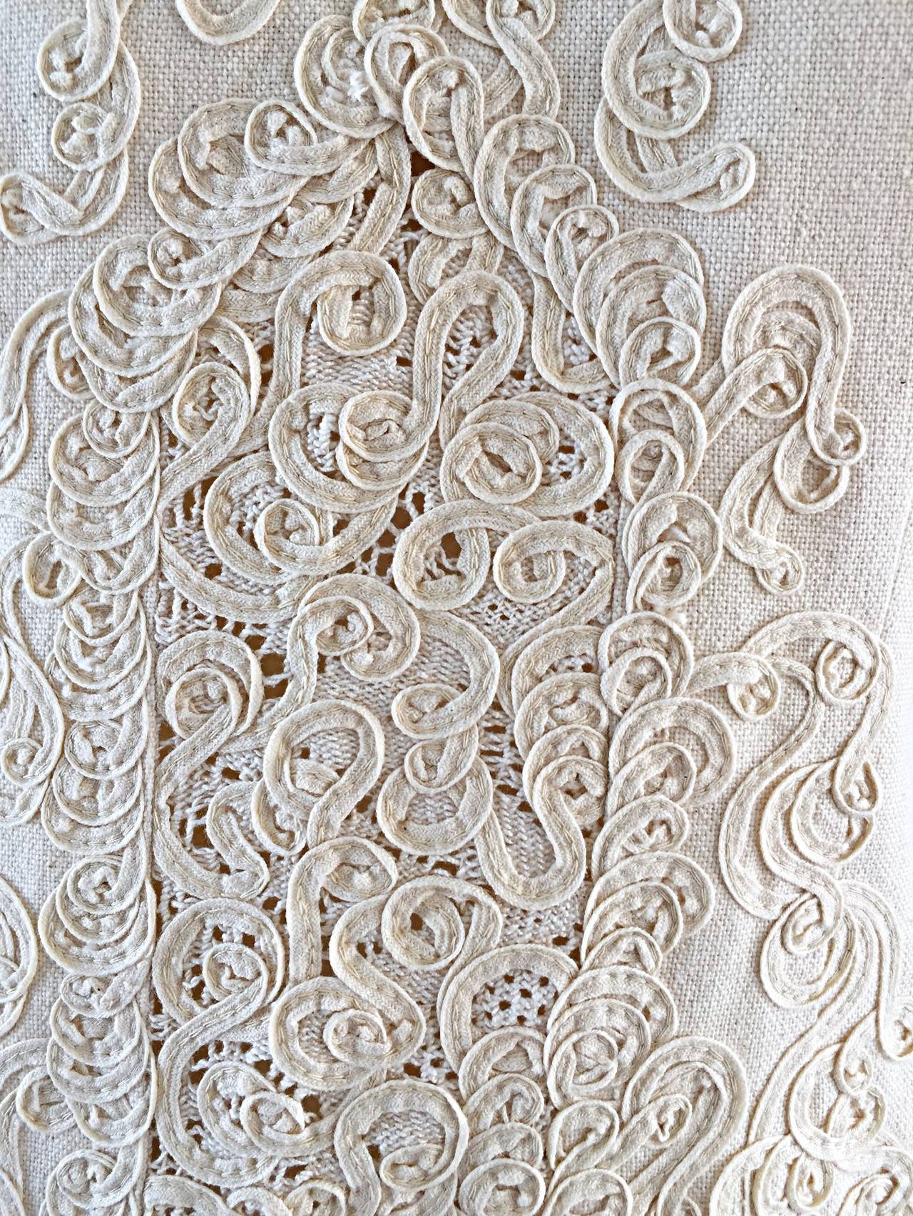 Vintage Tachi Castillo Ivory Hand - Embroidered Cotton Mexican Wedding Dress In Excellent Condition In San Diego, CA