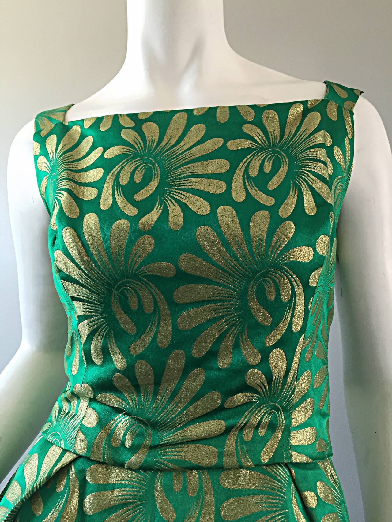 1950s 50s Vintage Blauner for Bonwit Teller Green + Gold ' New Look ' Silk Dress In Excellent Condition In San Diego, CA