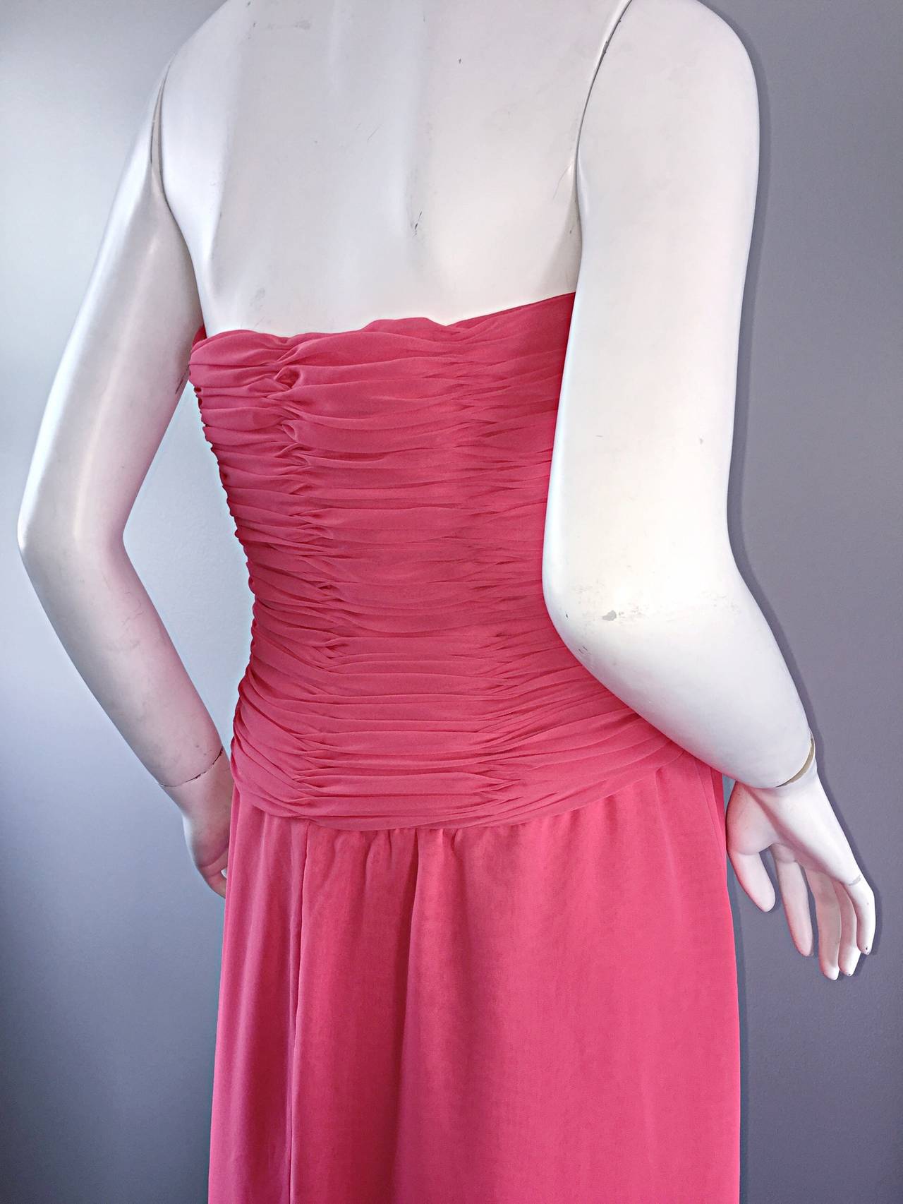 De las mujeres Victor Costa Vestido de cóctel rosa coral sin tirantes, fluido y anudado, talla 8 10 en venta