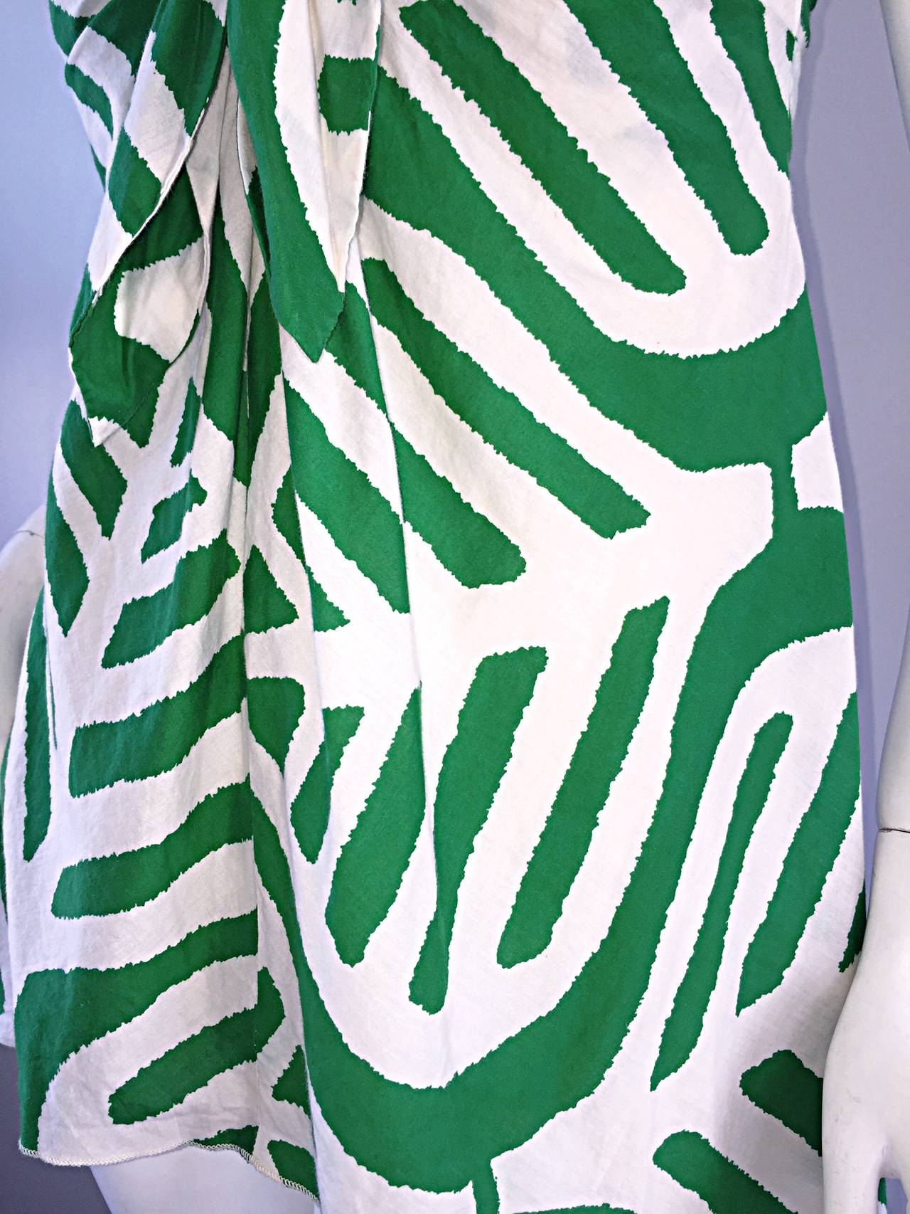 1990s Diane Von Furstenberg ' Leaf ' Print Safari Strapless Cotton Blouse In Excellent Condition For Sale In San Diego, CA