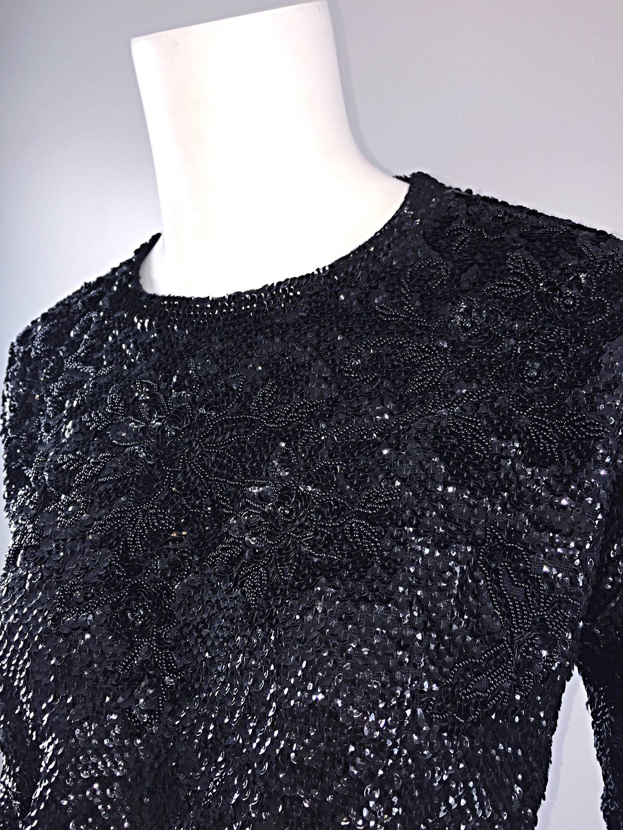 Schöner schwarzer Vintage-Pullover aus Wolle mit Pailletten und Perlen aus den 1950er Jahren (Schwarz) im Angebot