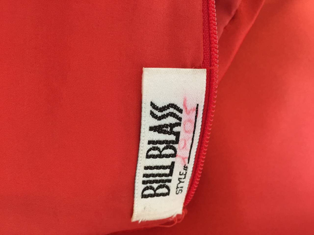 Superbe robe sirène vintage Bill Blass rouge à lèvres sans bretelles en vente 2