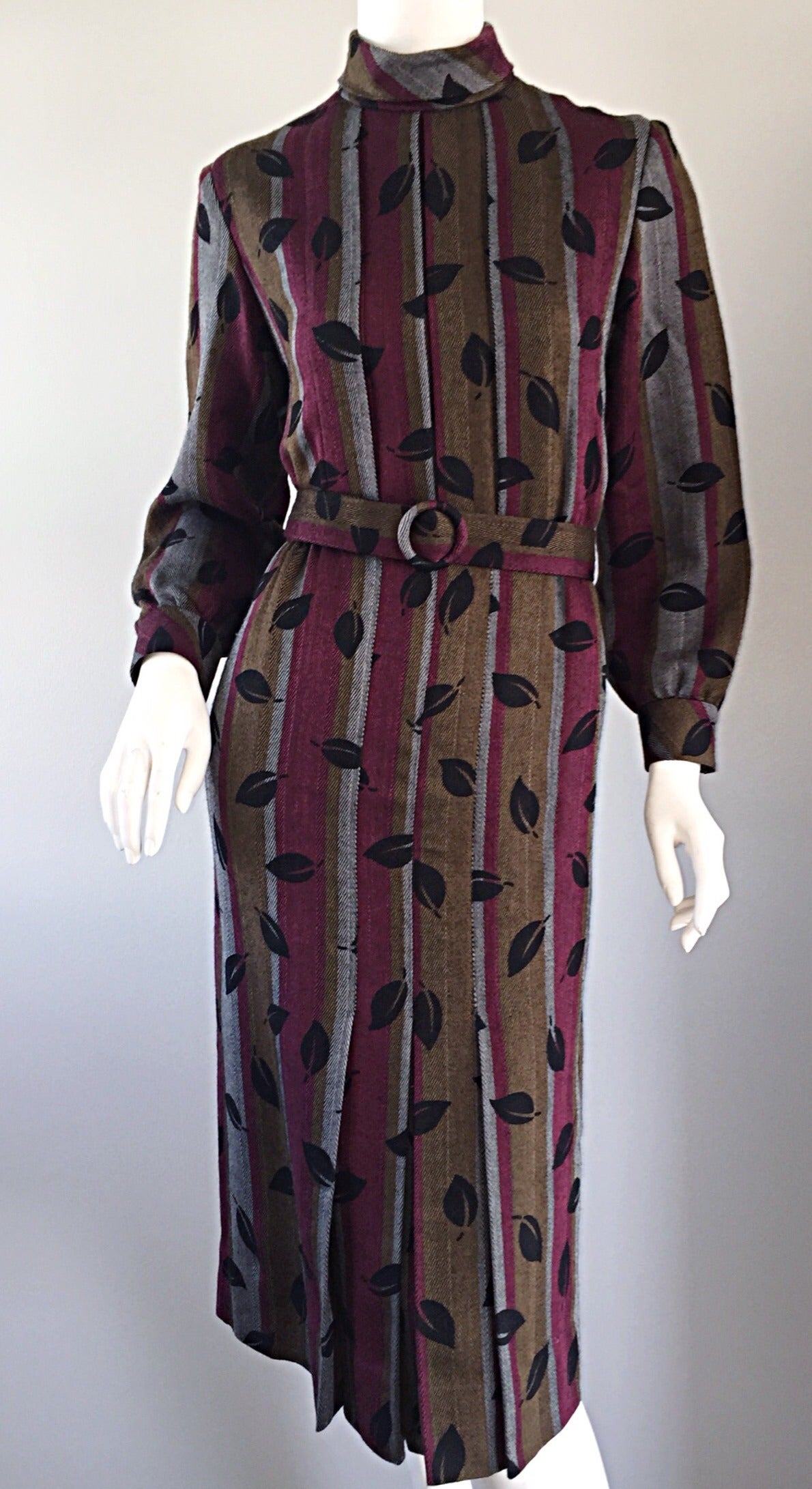 Vintage Piccoli Made in Italy ' Leaves + Herringbone ' Wool Dress w/ Belt For Sale 4