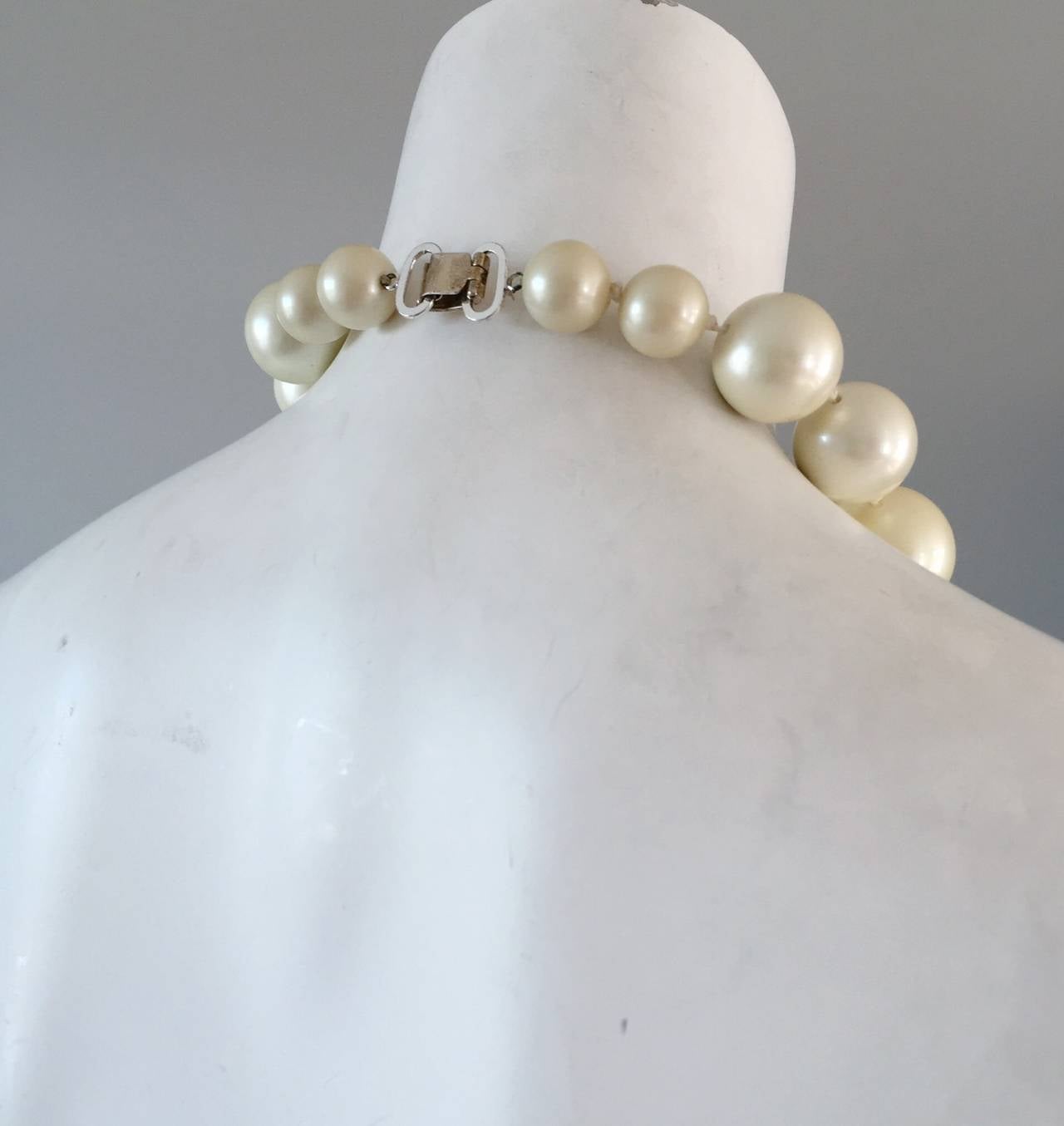 jumbo pearl necklace