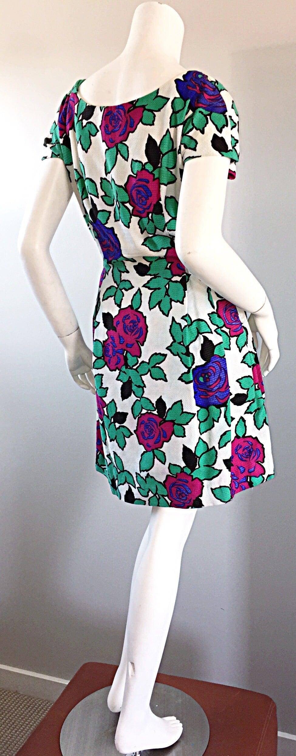 Black Cute 1950s ' Flowers + Leaves ' 3 - D Short Sleeve 50s Vintage Cotton Dress For Sale
