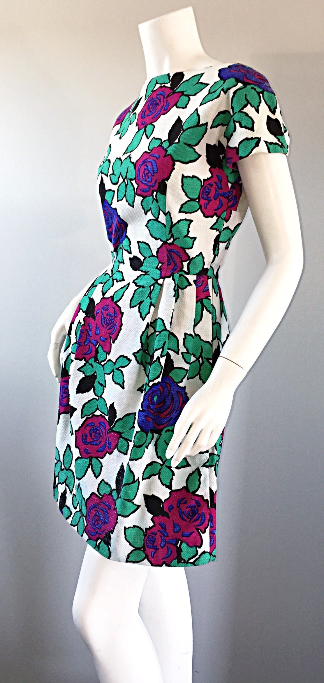 Women's Cute 1950s ' Flowers + Leaves ' 3 - D Short Sleeve 50s Vintage Cotton Dress For Sale